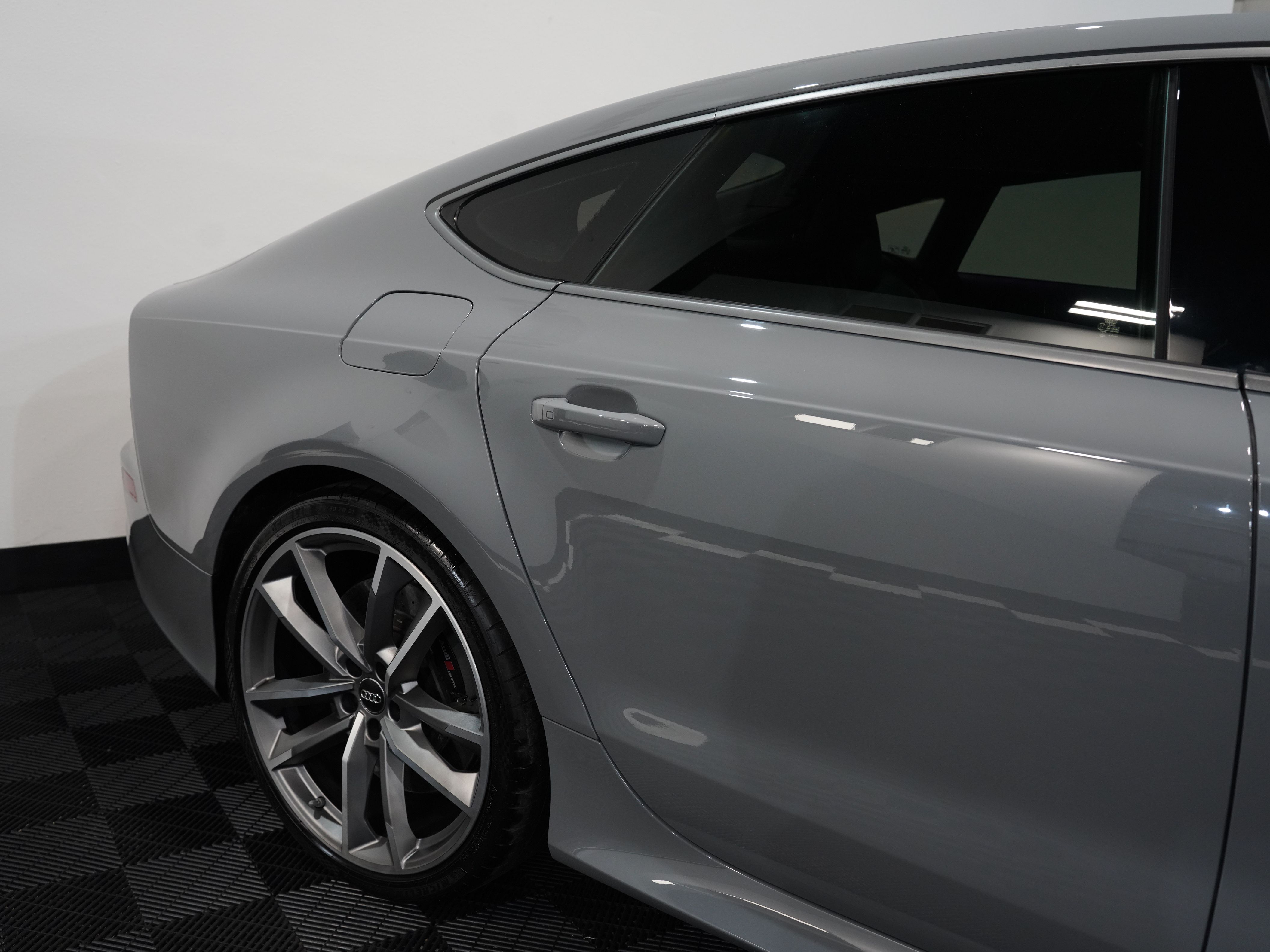 GRAY, 2017 AUDI RS 7 Image 14