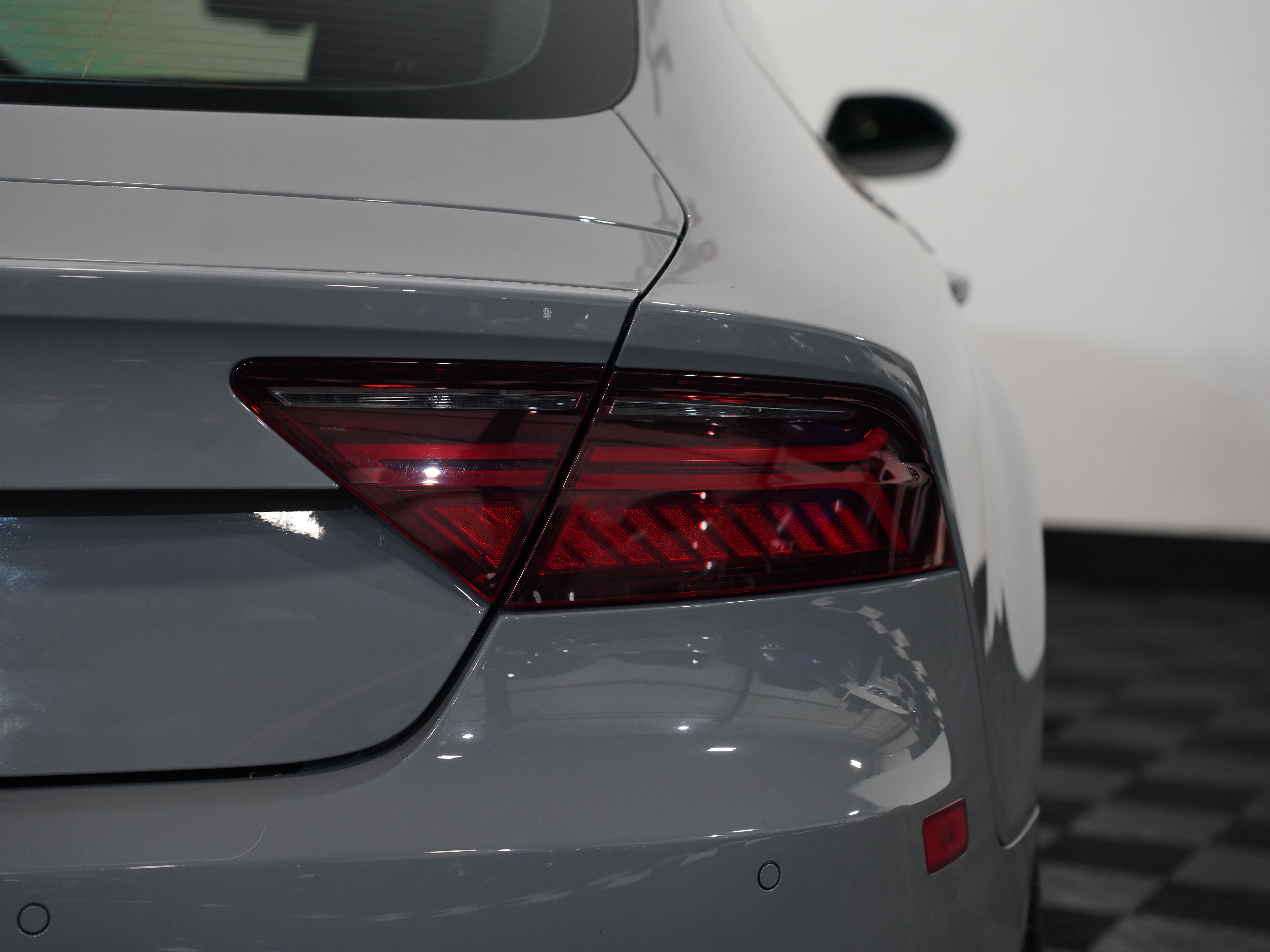 GRAY, 2017 AUDI RS 7 Image 16