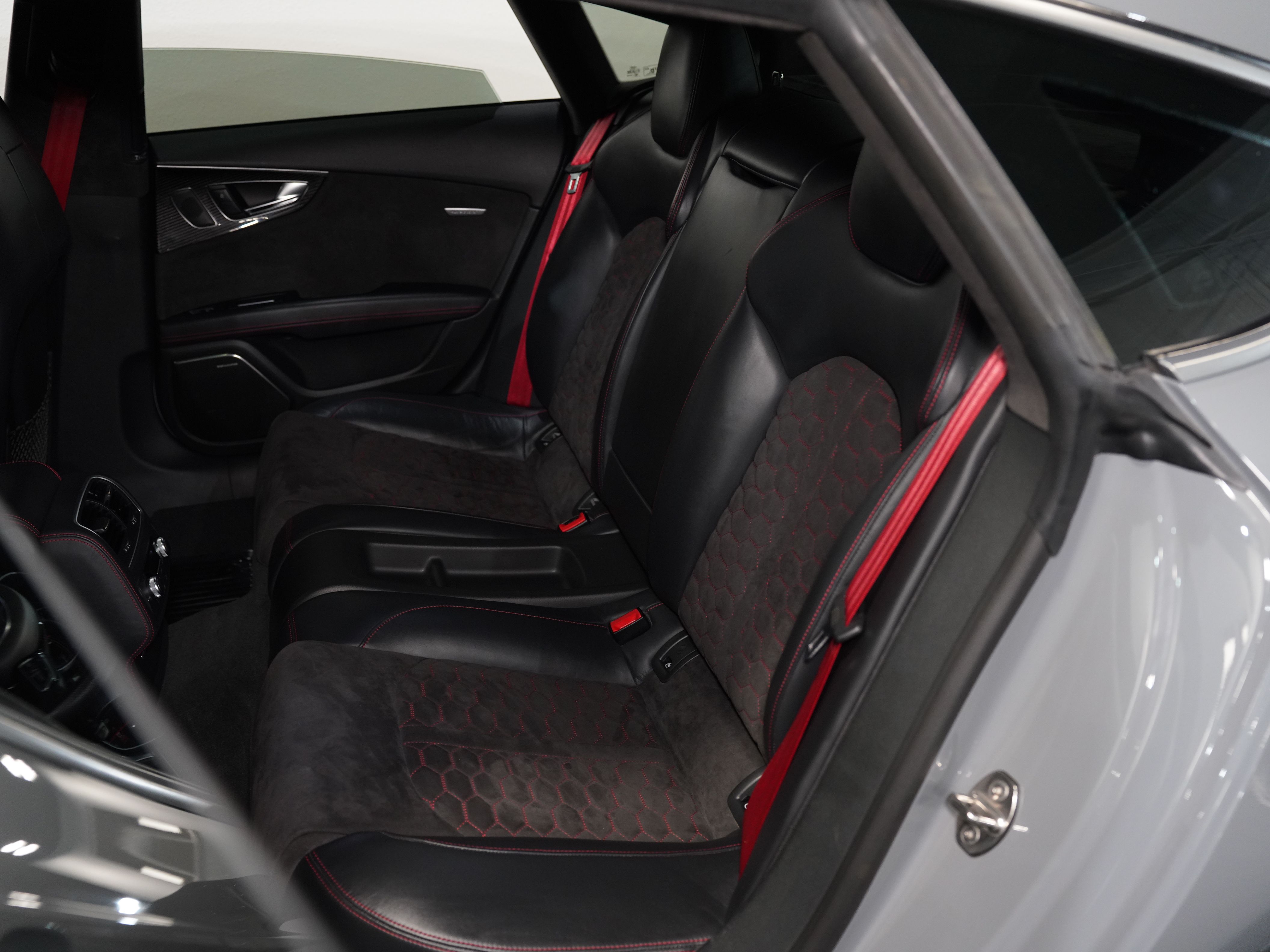 GRAY, 2017 AUDI RS 7 Image 38
