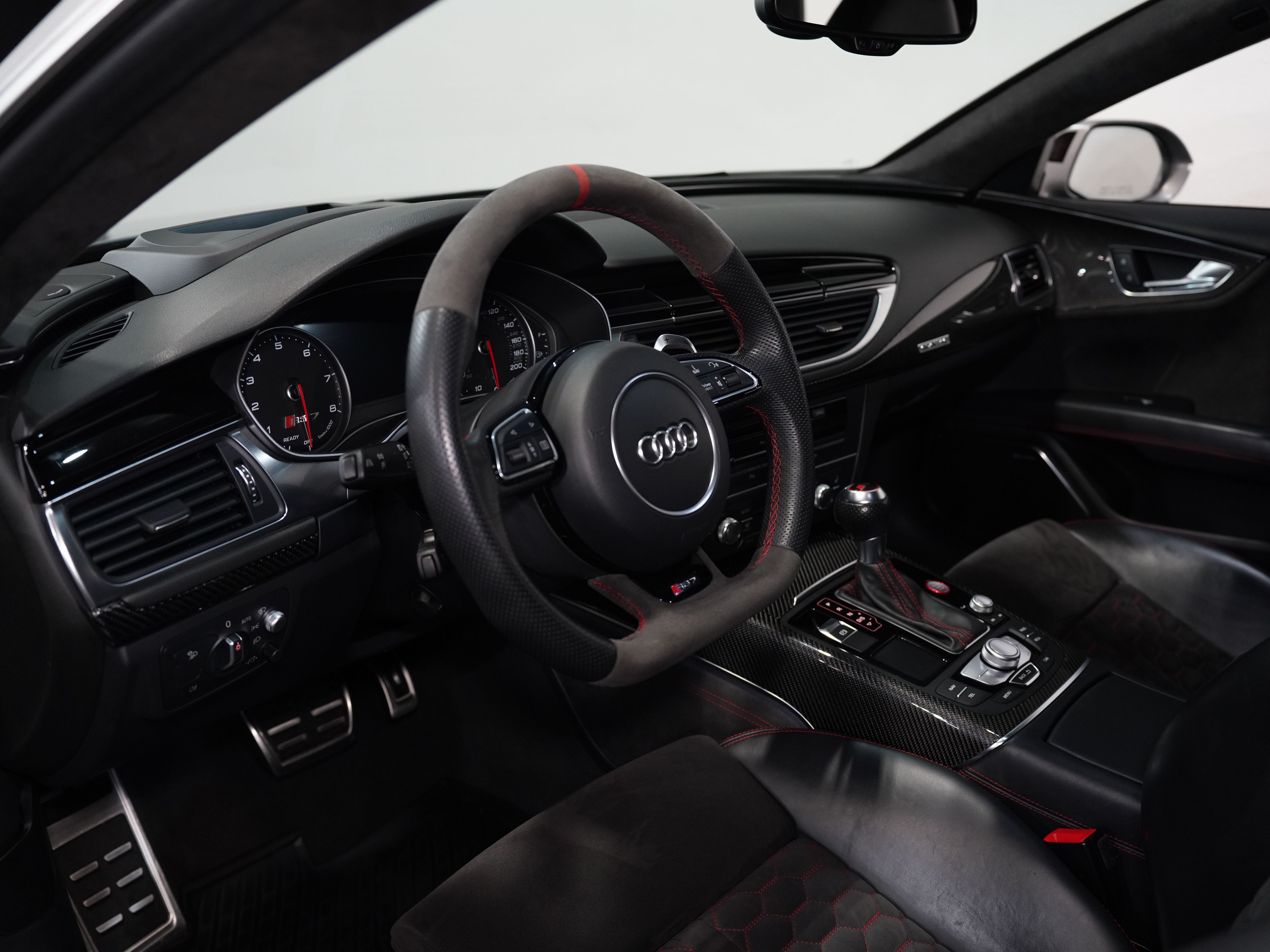 GRAY, 2017 AUDI RS 7 Image 31