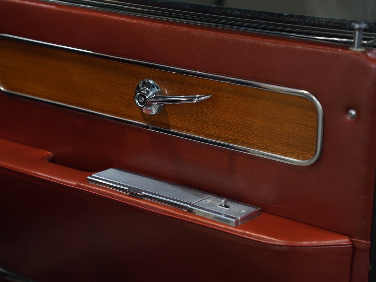 WHITE, 1962 LINCOLN CONTINENTAL Image 27