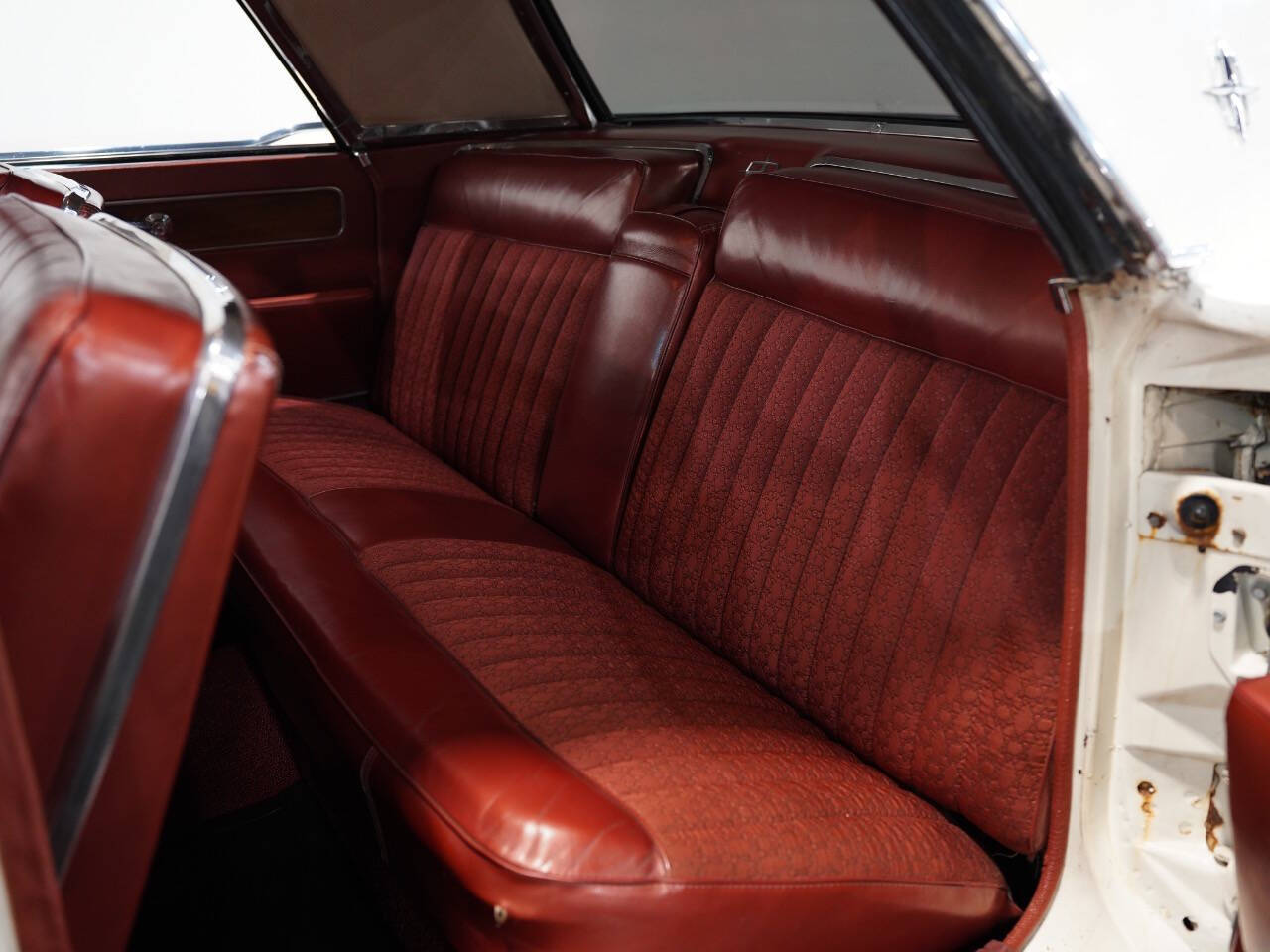 WHITE, 1962 LINCOLN CONTINENTAL Image 39