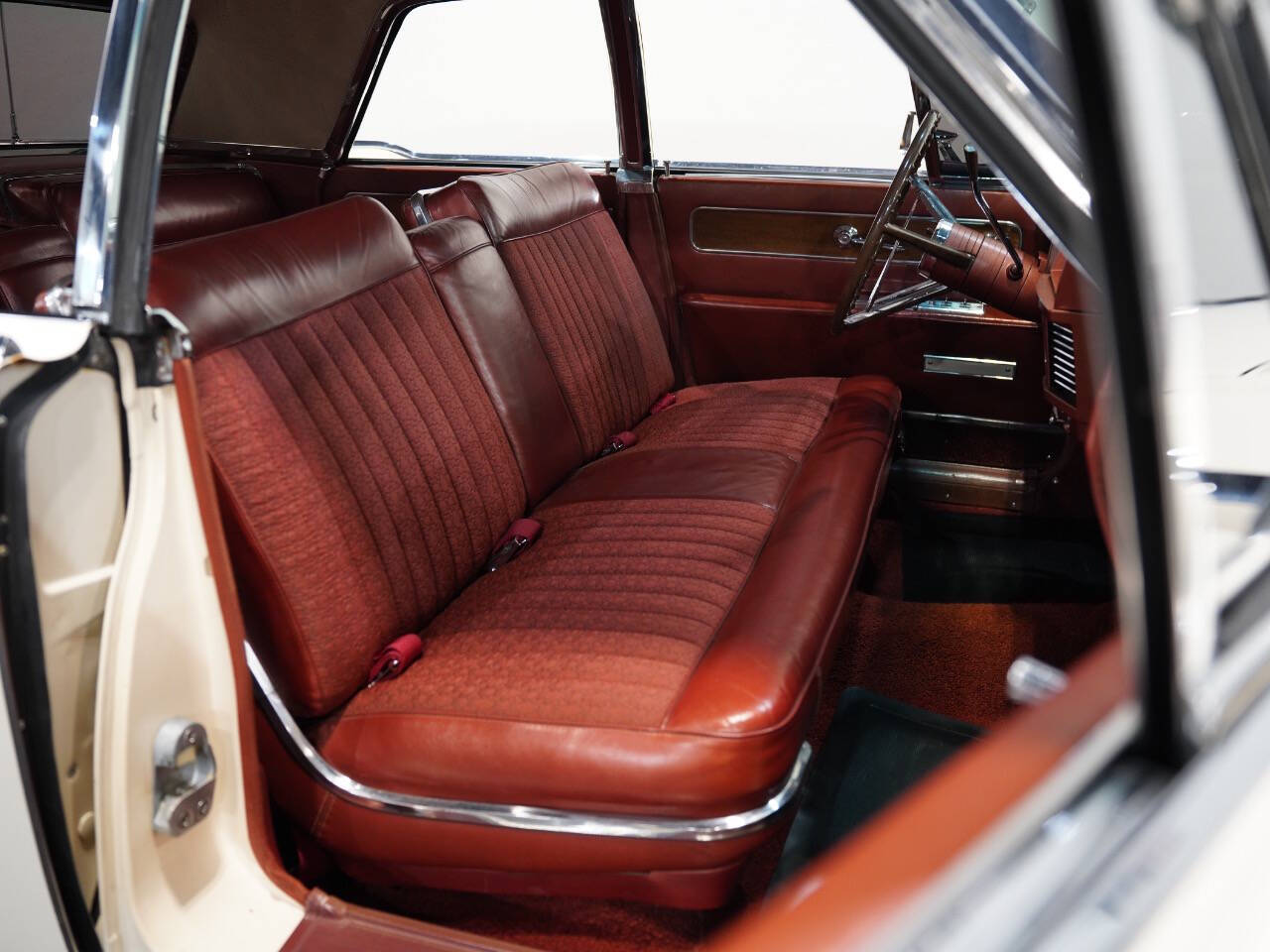WHITE, 1962 LINCOLN CONTINENTAL Image 34