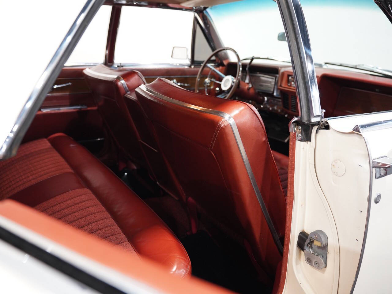 WHITE, 1962 LINCOLN CONTINENTAL Image 38