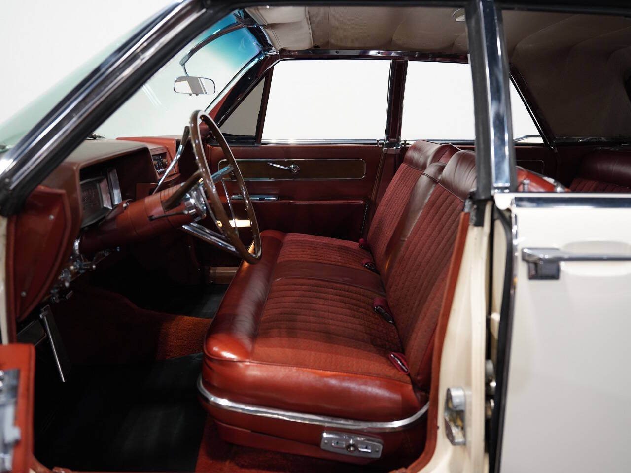 WHITE, 1962 LINCOLN CONTINENTAL Image 32