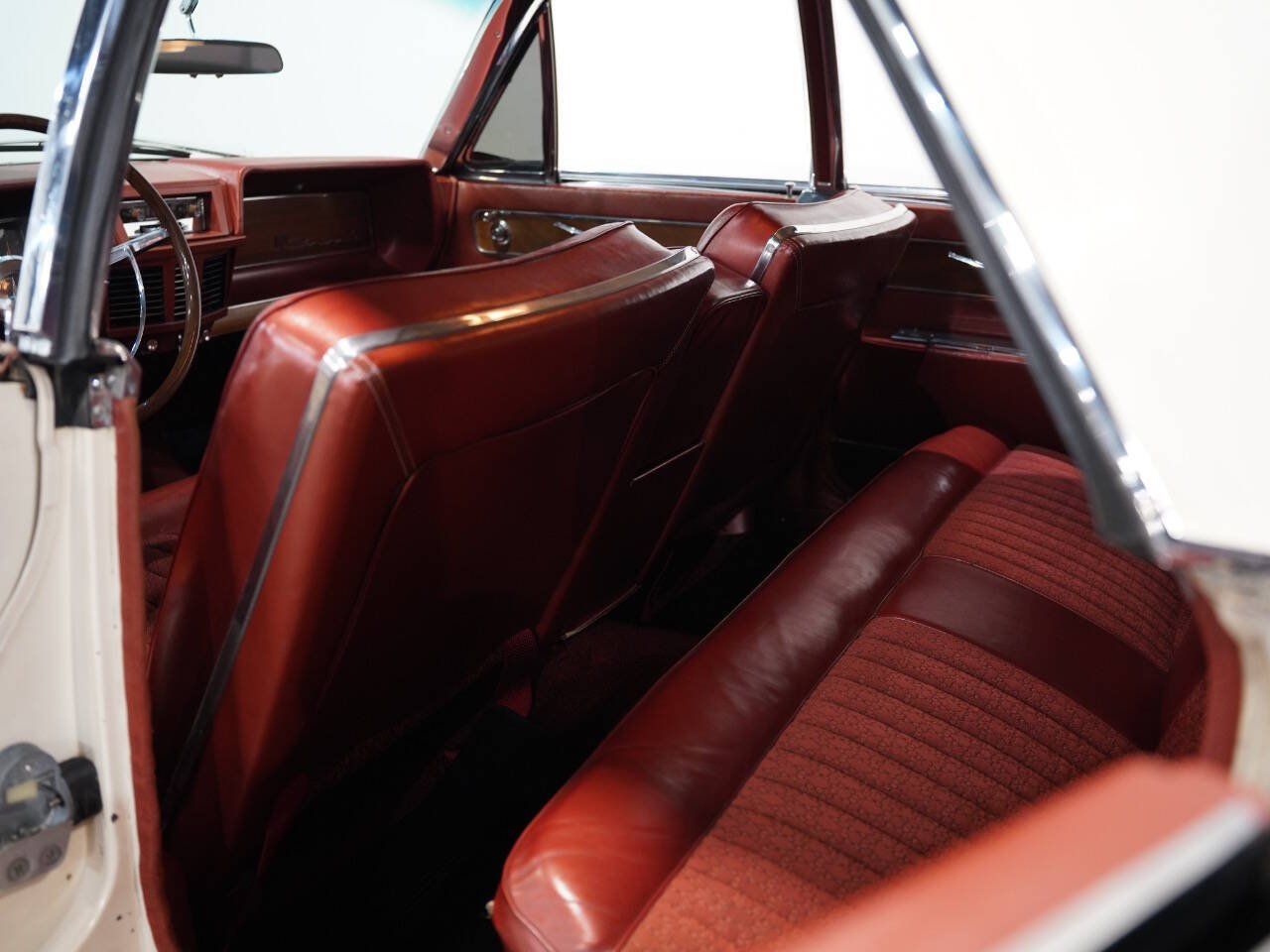 WHITE, 1962 LINCOLN CONTINENTAL Image 40