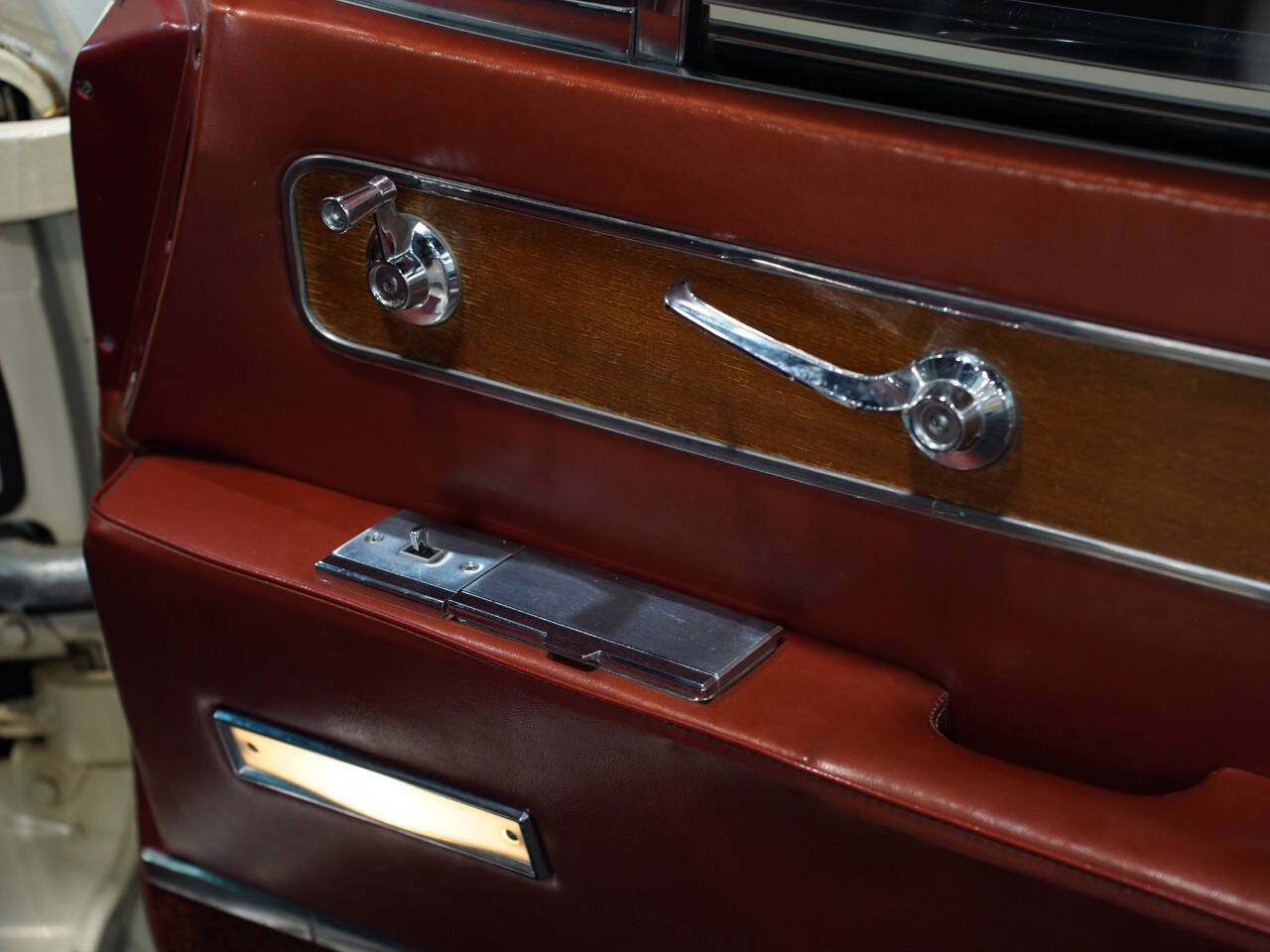 WHITE, 1962 LINCOLN CONTINENTAL Image 25
