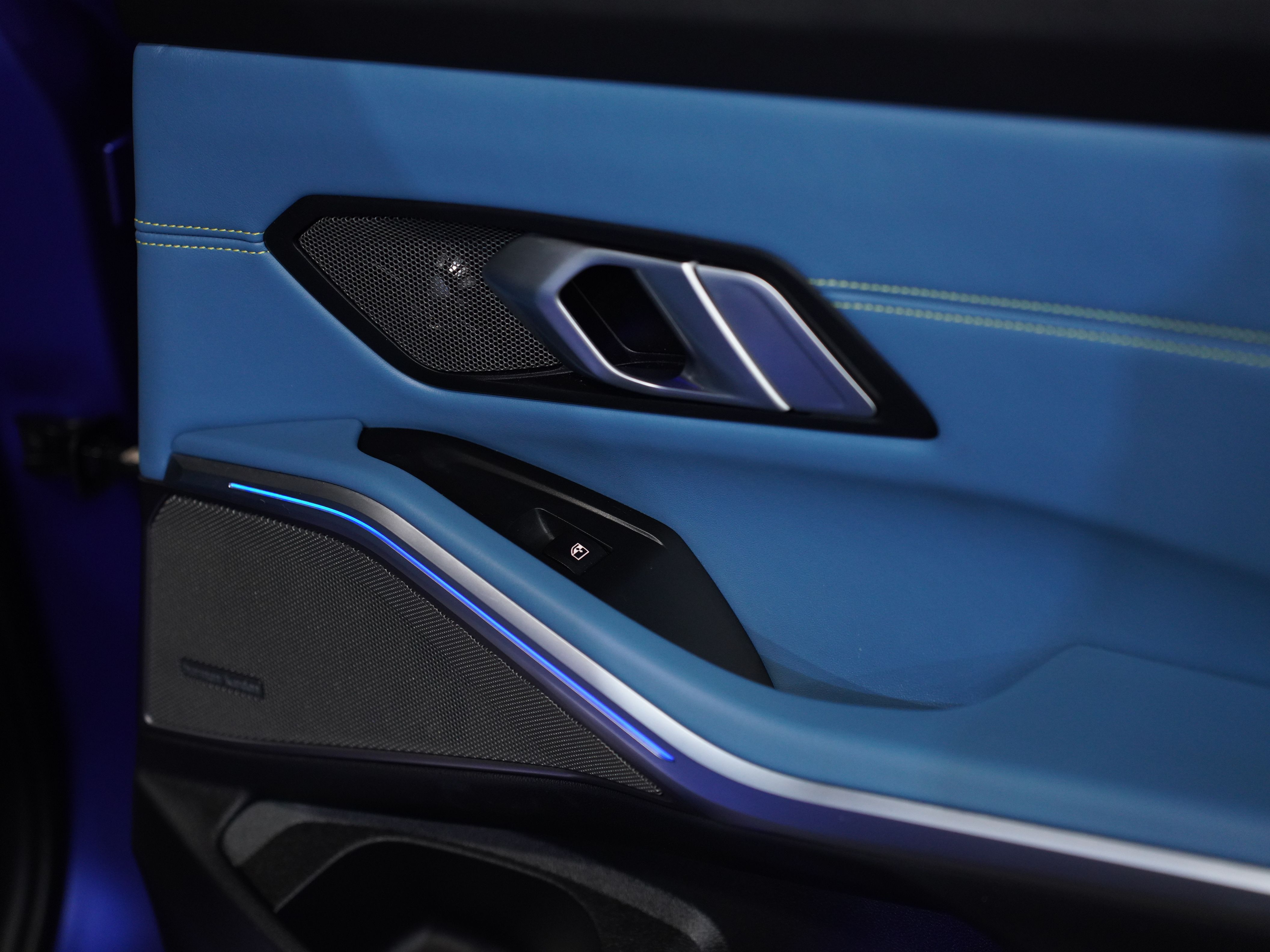 BLUE, 2021 BMW M3 Image 28
