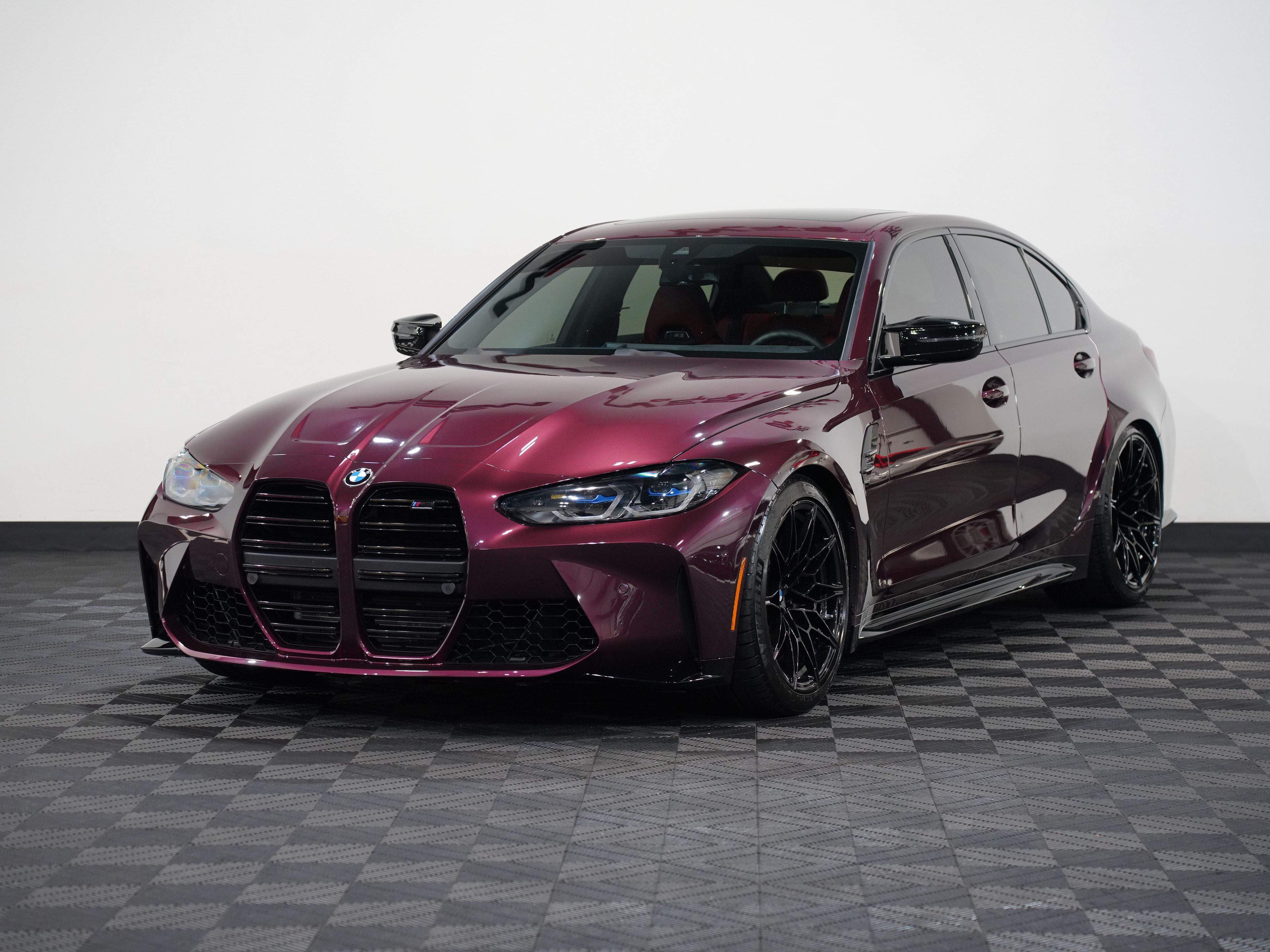 WILDBERRY METALLIC, 2024 BMW M3 Image 3