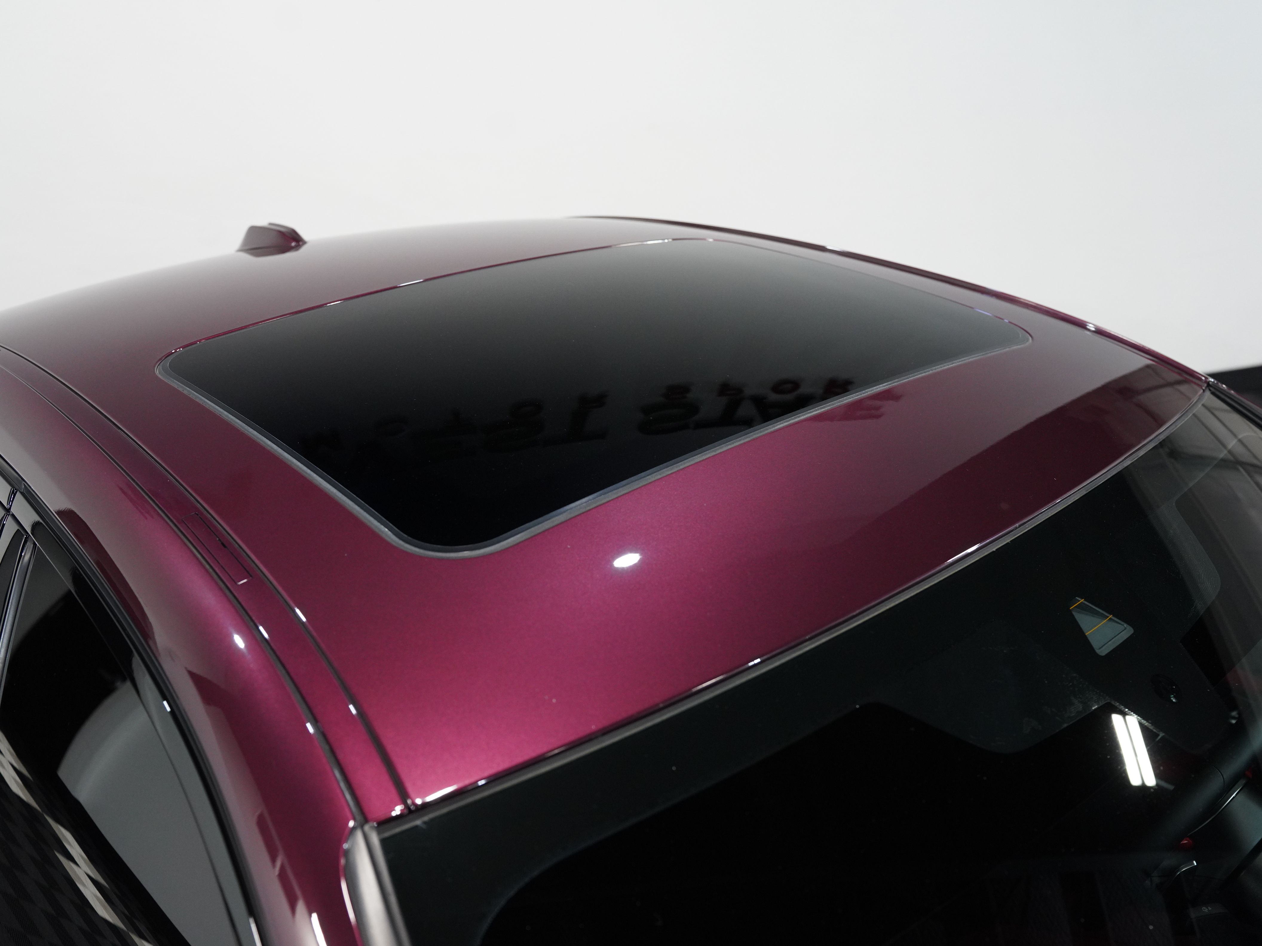 WILDBERRY METALLIC, 2024 BMW M3 Image 14