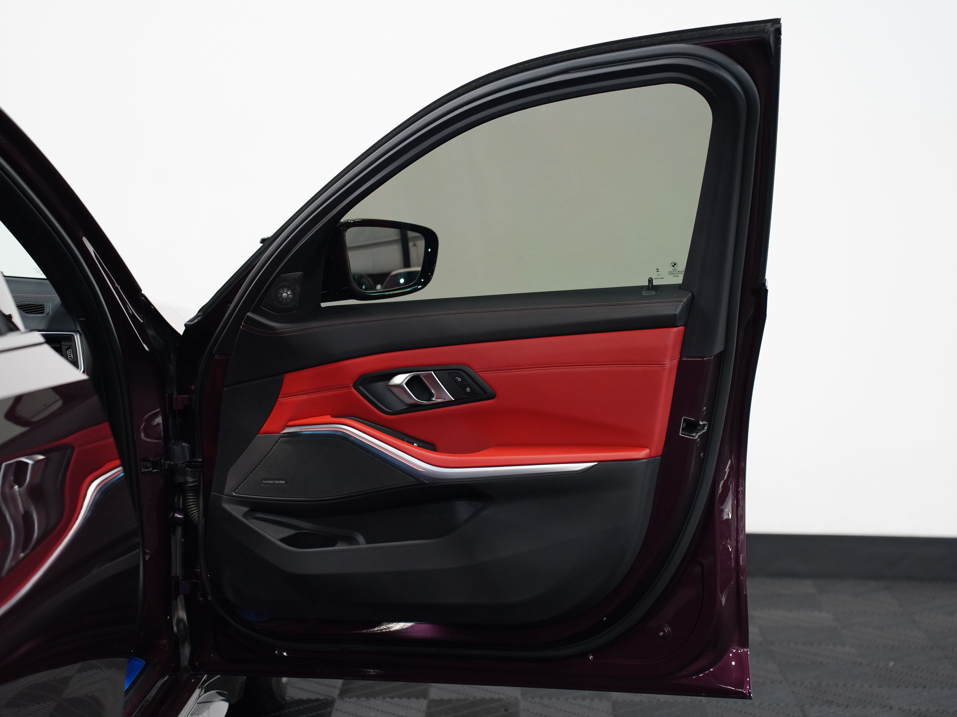 WILDBERRY METALLIC, 2024 BMW M3 Image 24