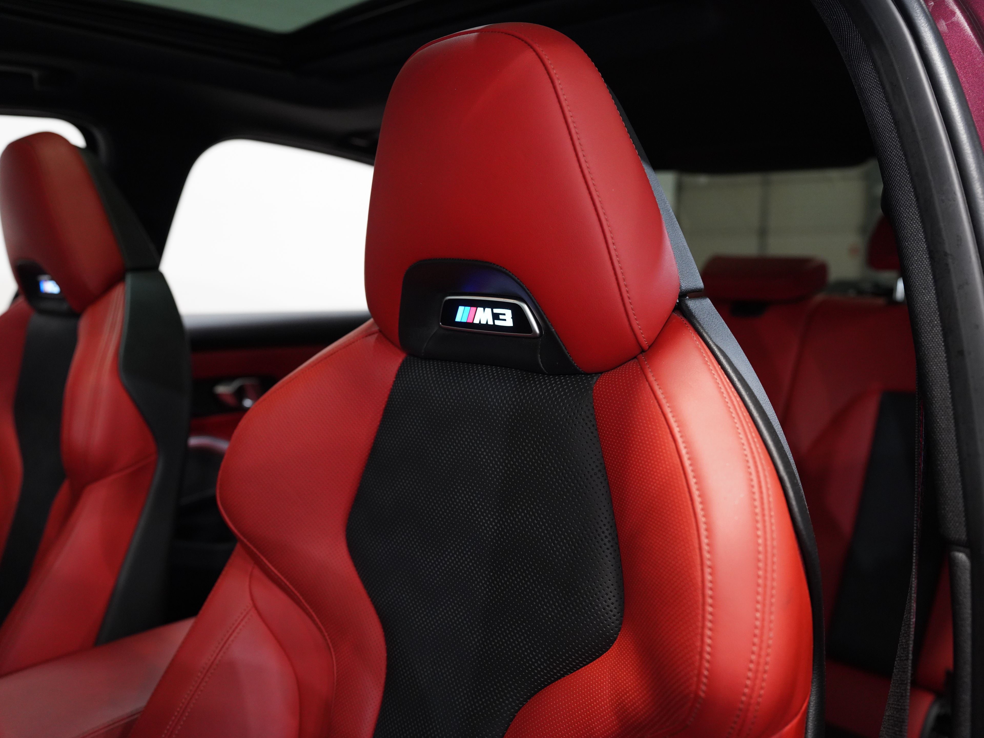 WILDBERRY METALLIC, 2024 BMW M3 Image 31