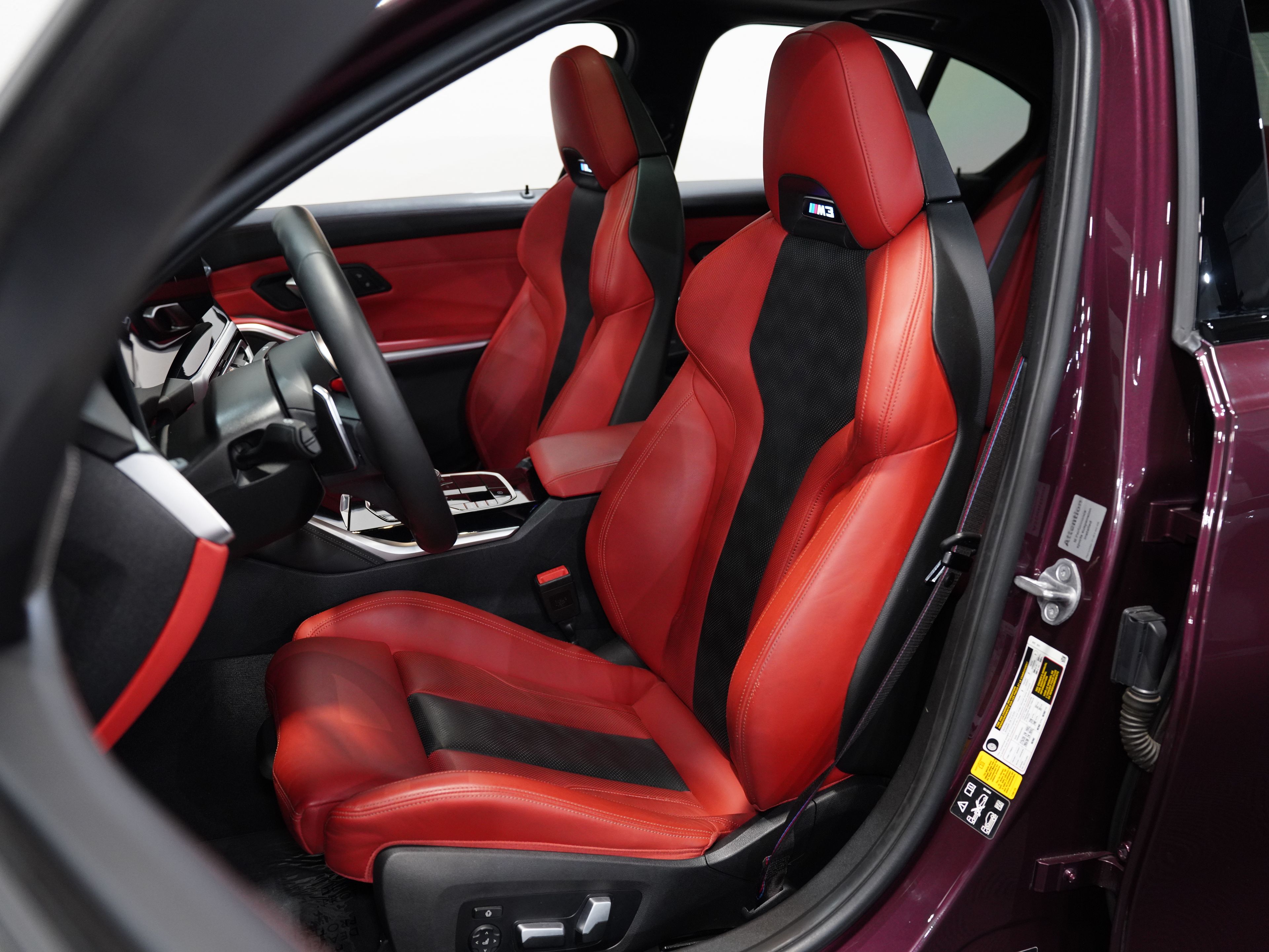 WILDBERRY METALLIC, 2024 BMW M3 Image 32