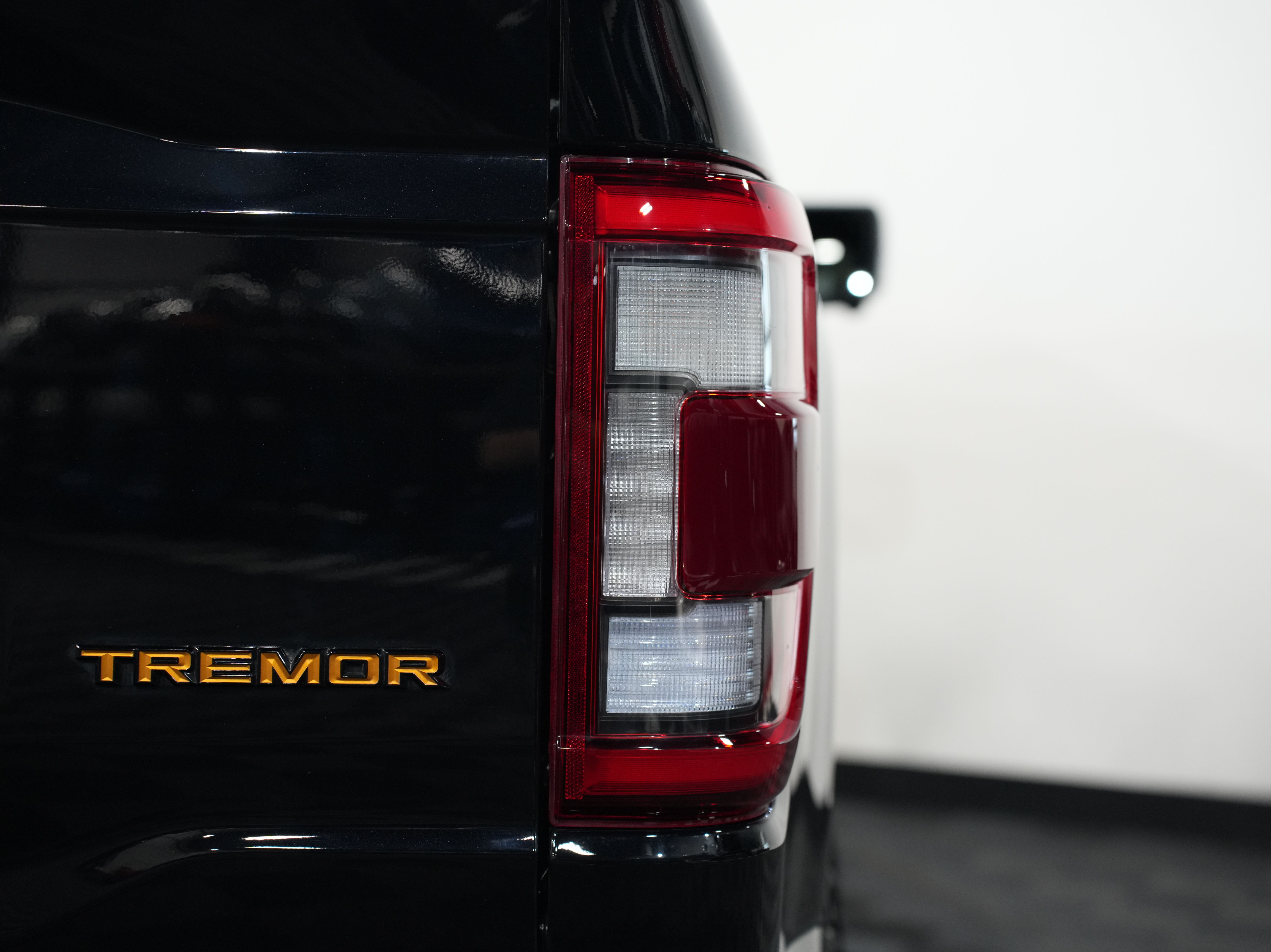 BLACK, 2021 FORD F150 SUPERCREW CAB Image 16
