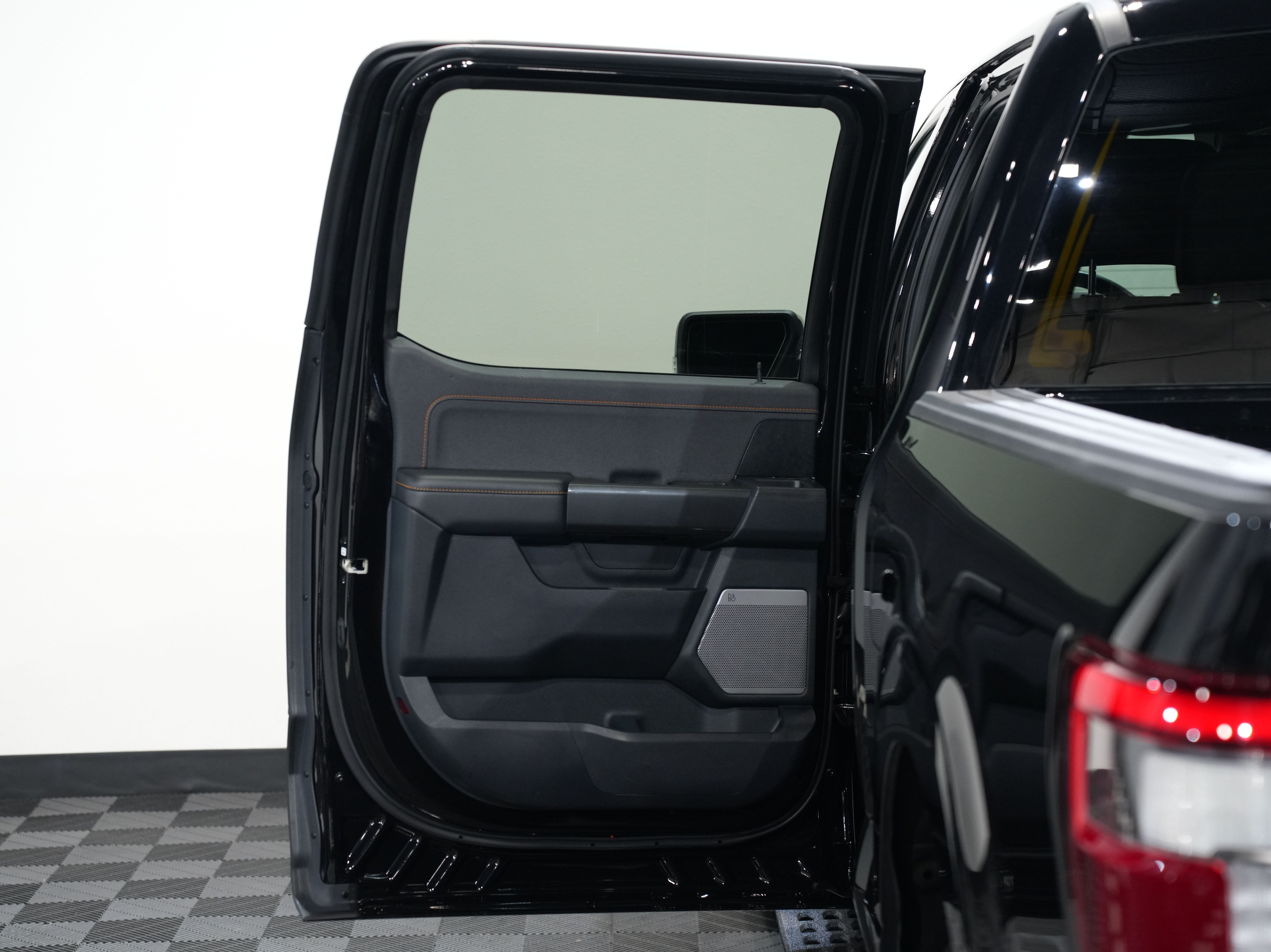 BLACK, 2021 FORD F150 SUPERCREW CAB Image 28