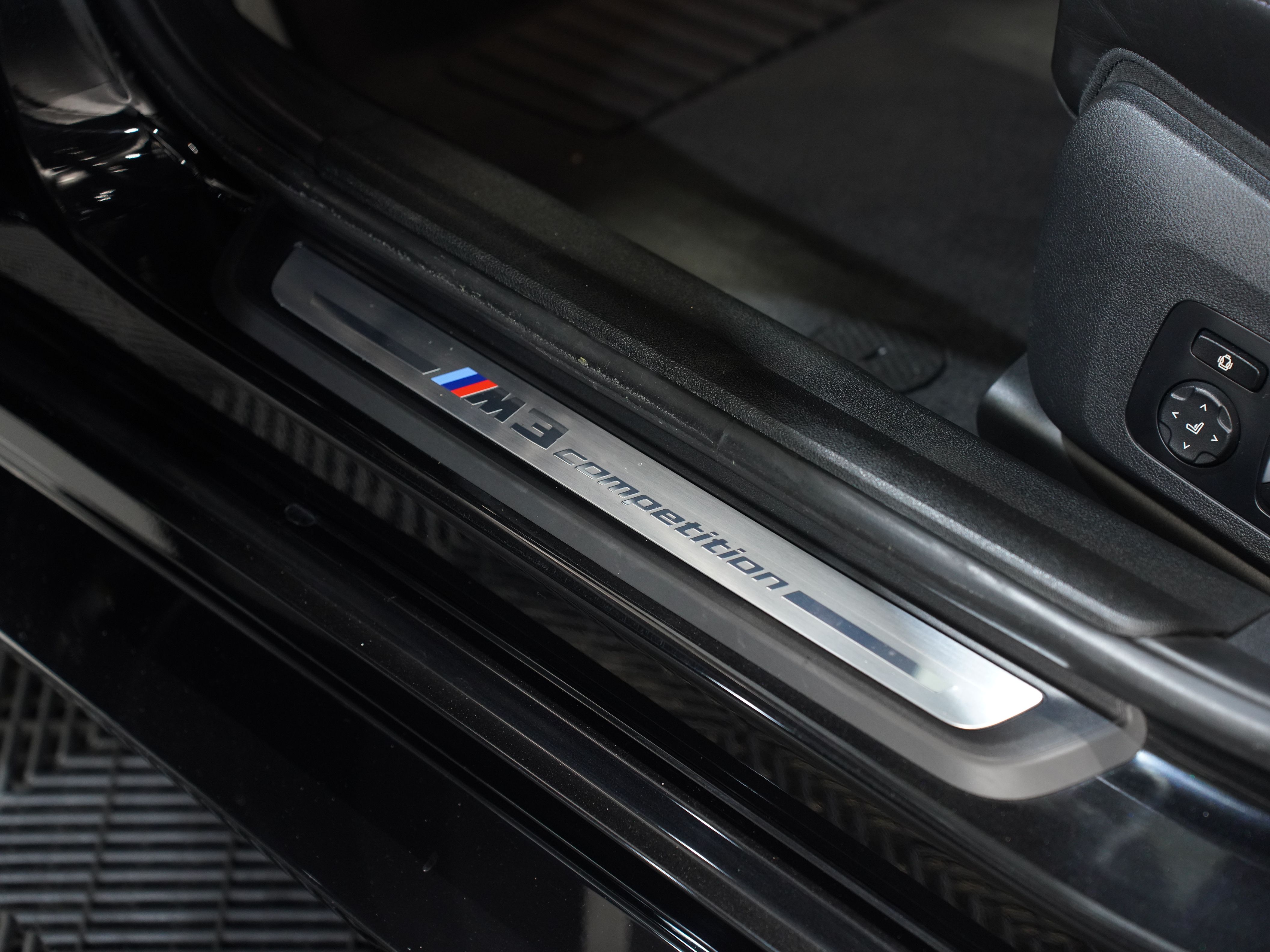 2022 BMW M3 Image 33