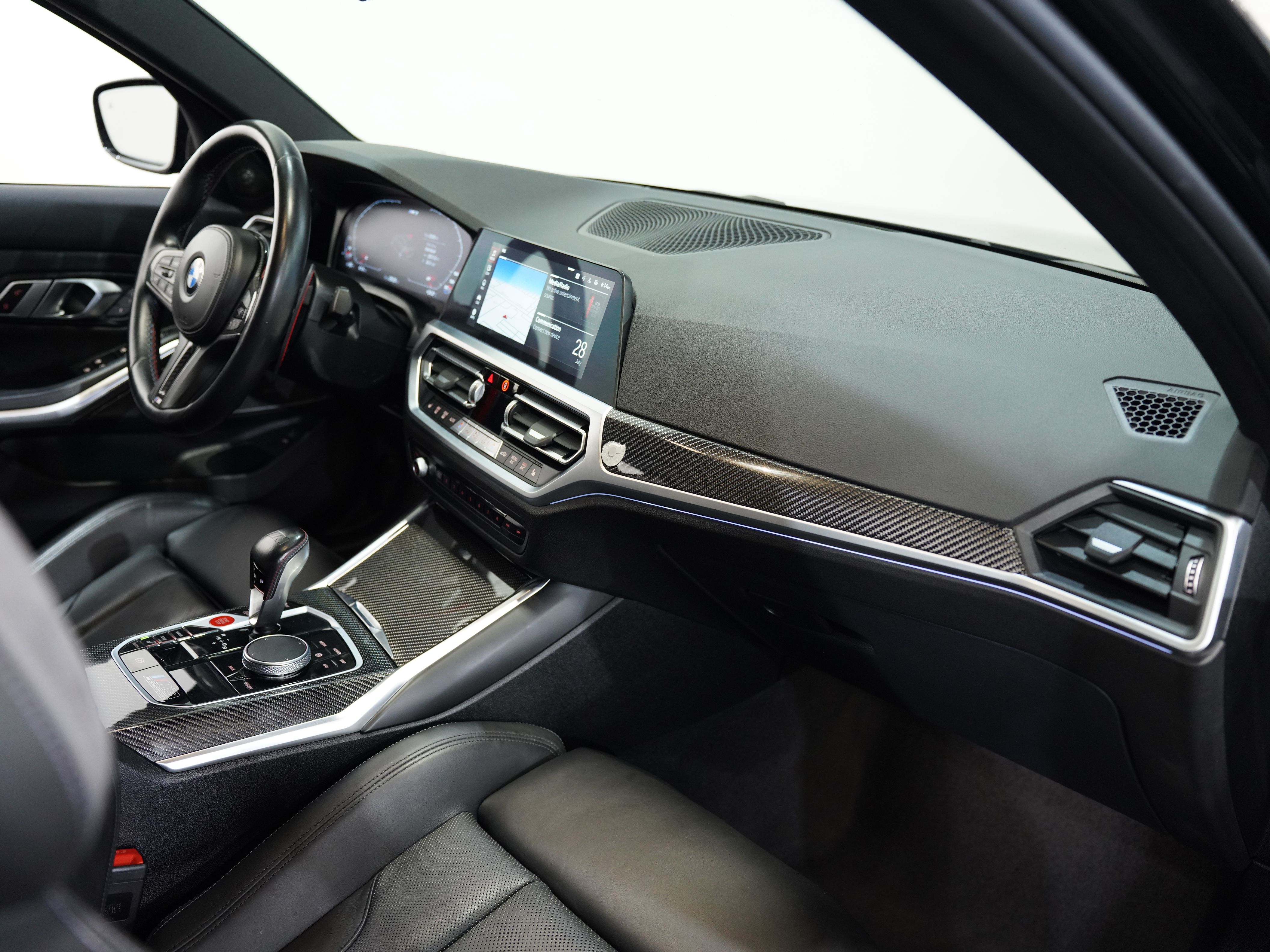 2022 BMW M3 Image 40