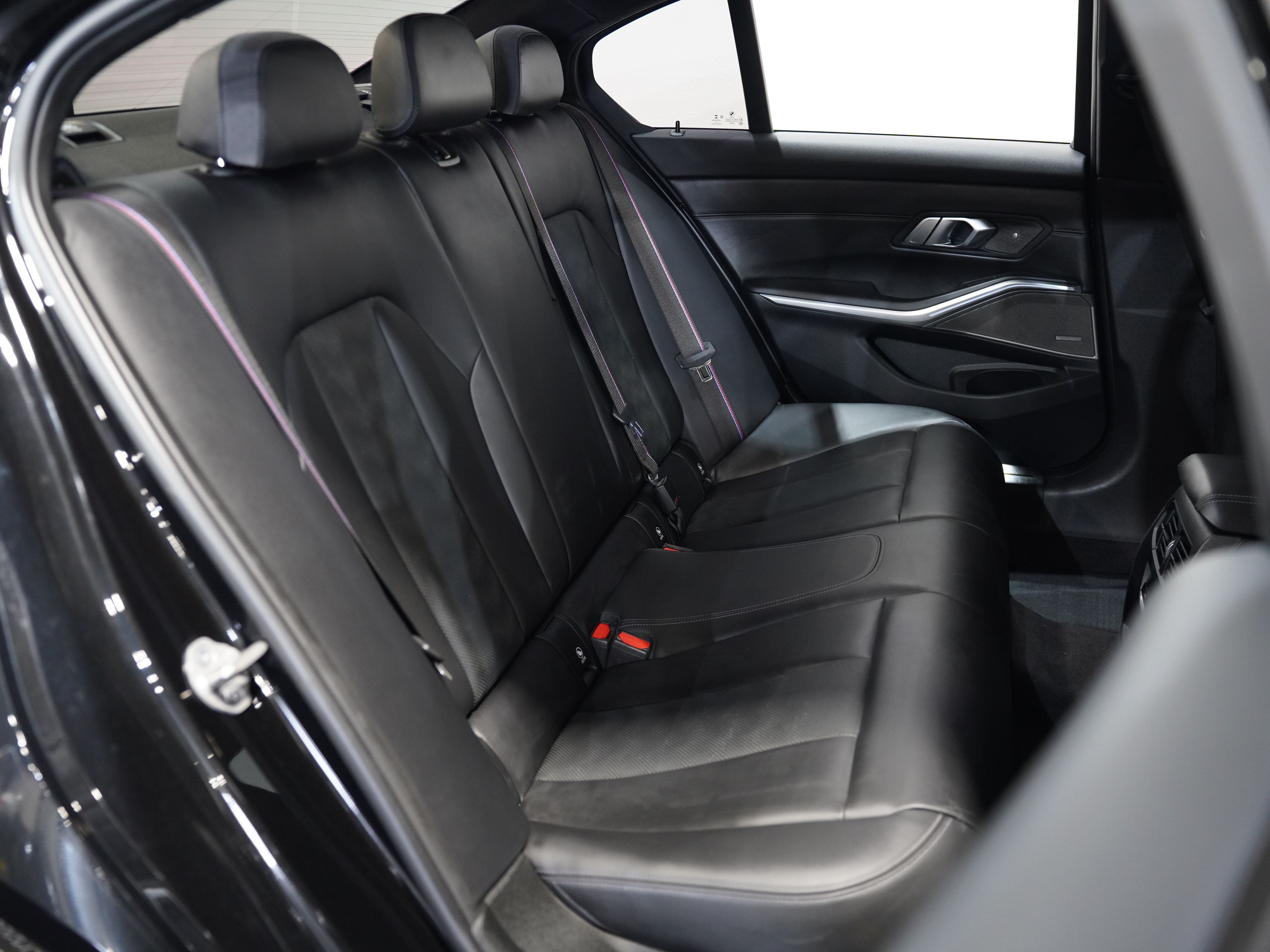 2022 BMW M3 Image 43