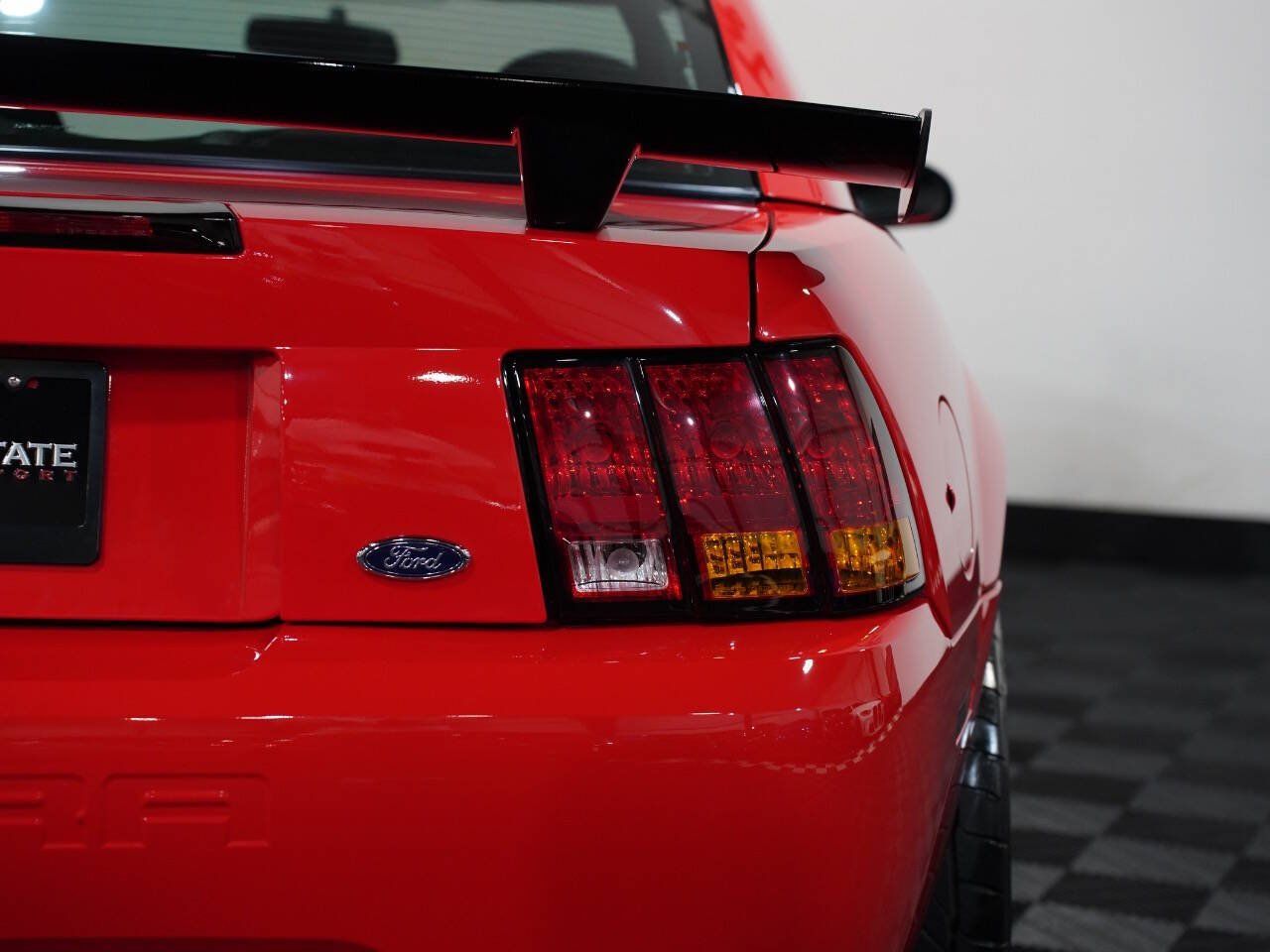 RED, 2001 FORD MUSTANG Image 18