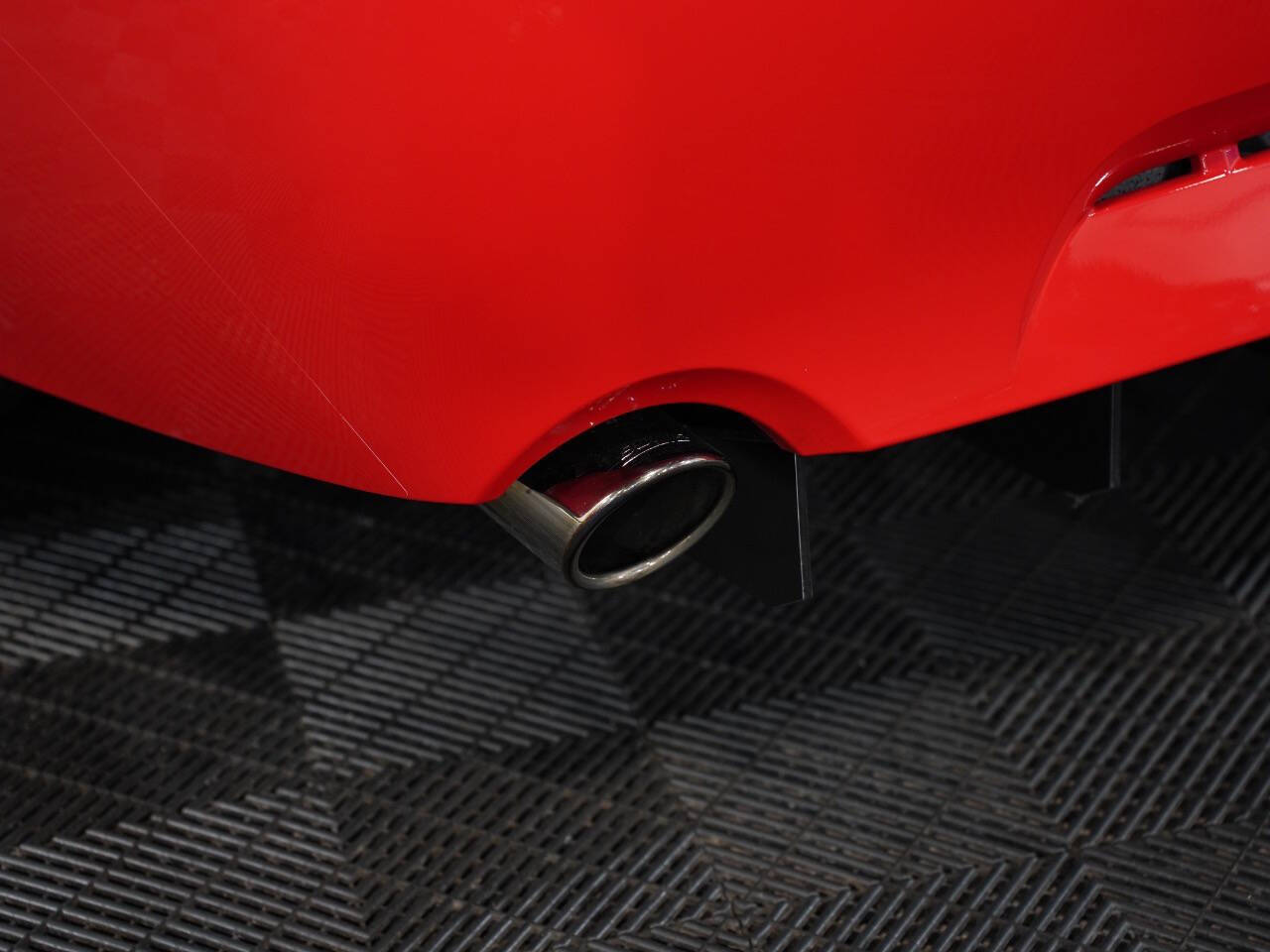 RED, 2001 FORD MUSTANG Image 19