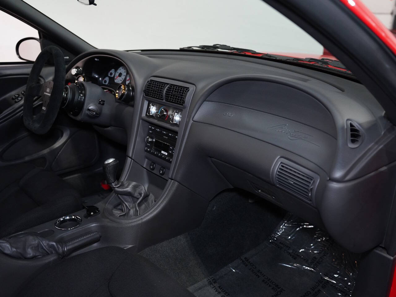 RED, 2001 FORD MUSTANG Image 33