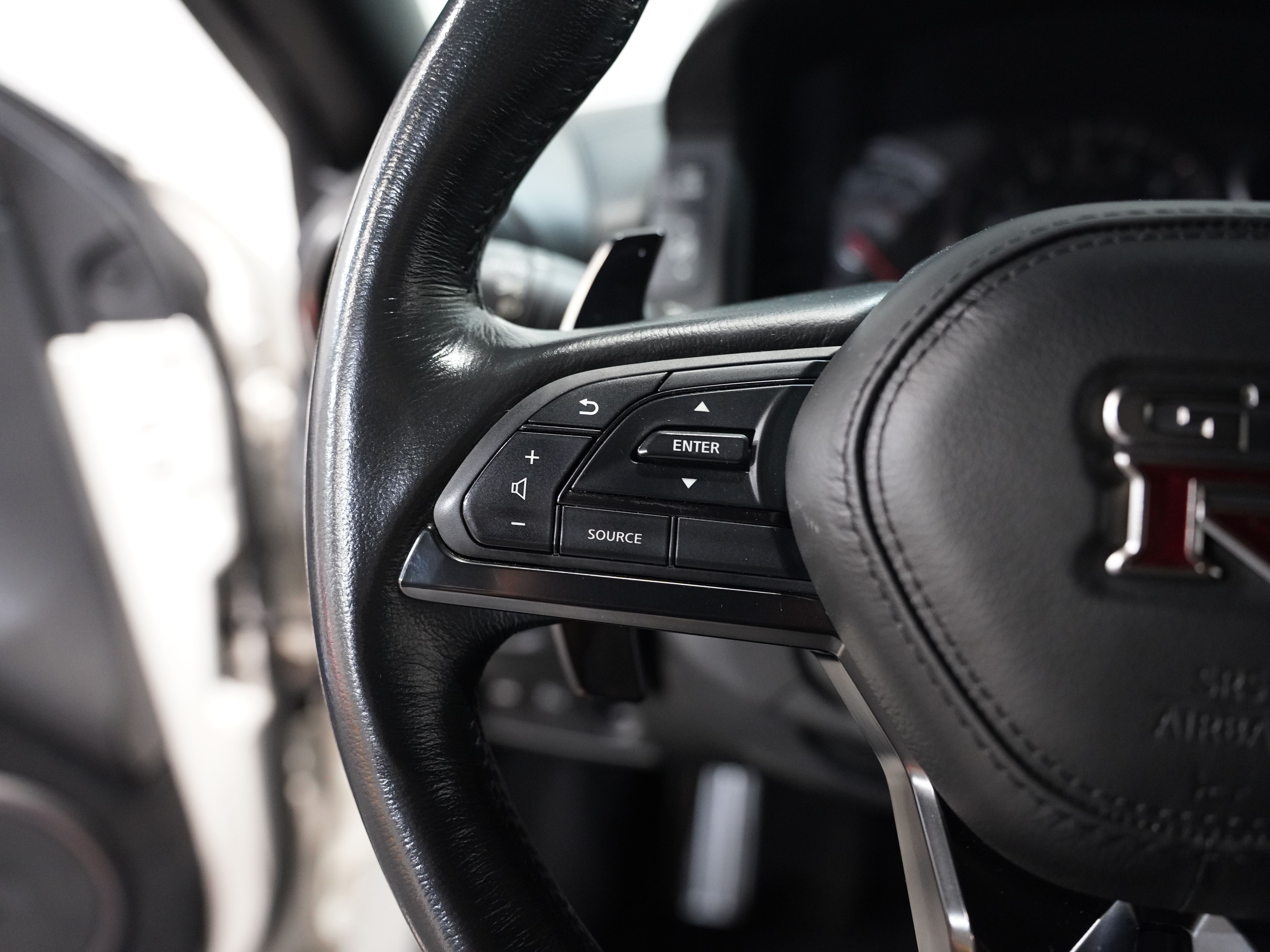 WHITE, 2017 NISSAN GT-R Image 38