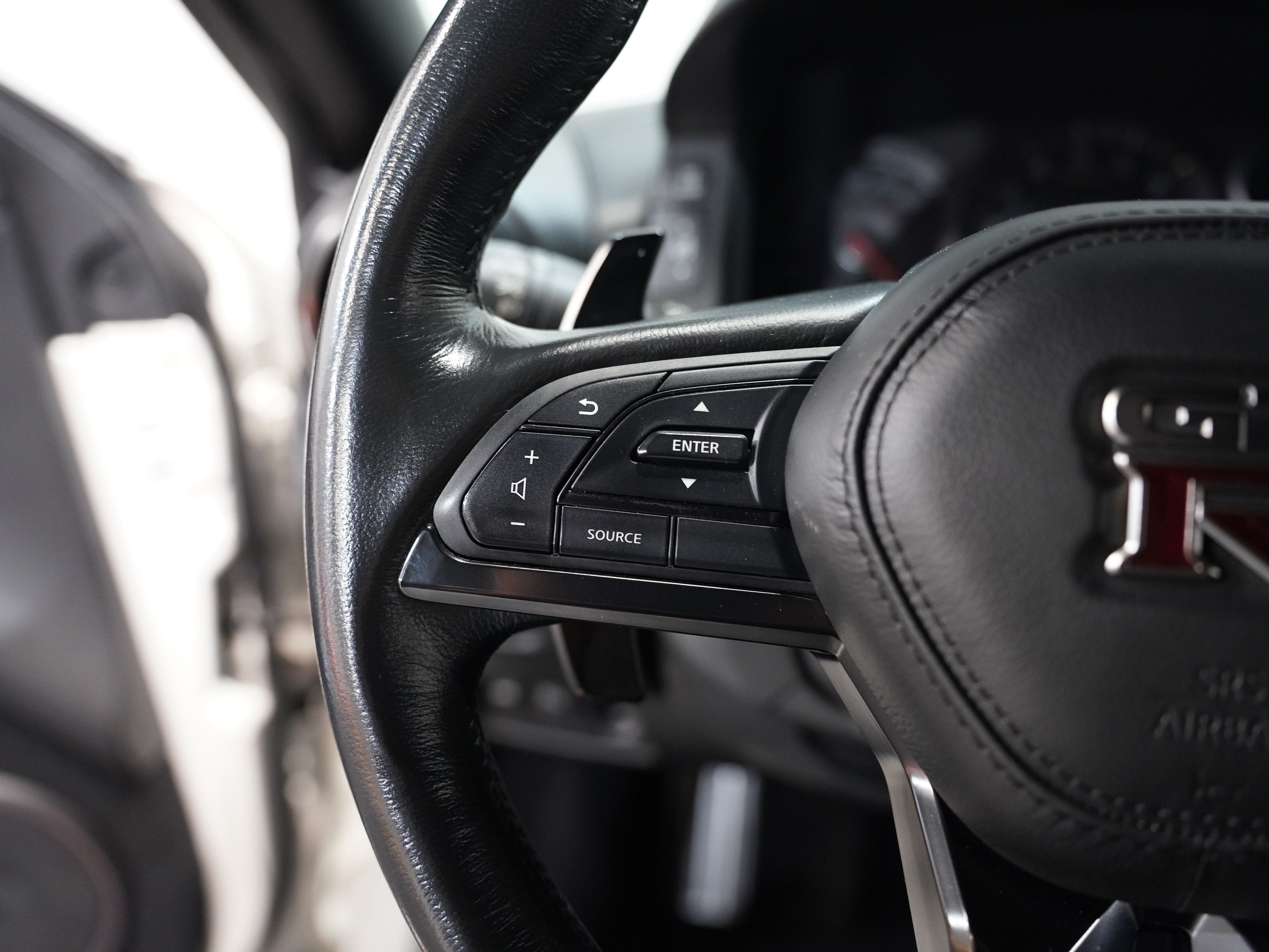 WHITE, 2017 NISSAN GT-R Image 38