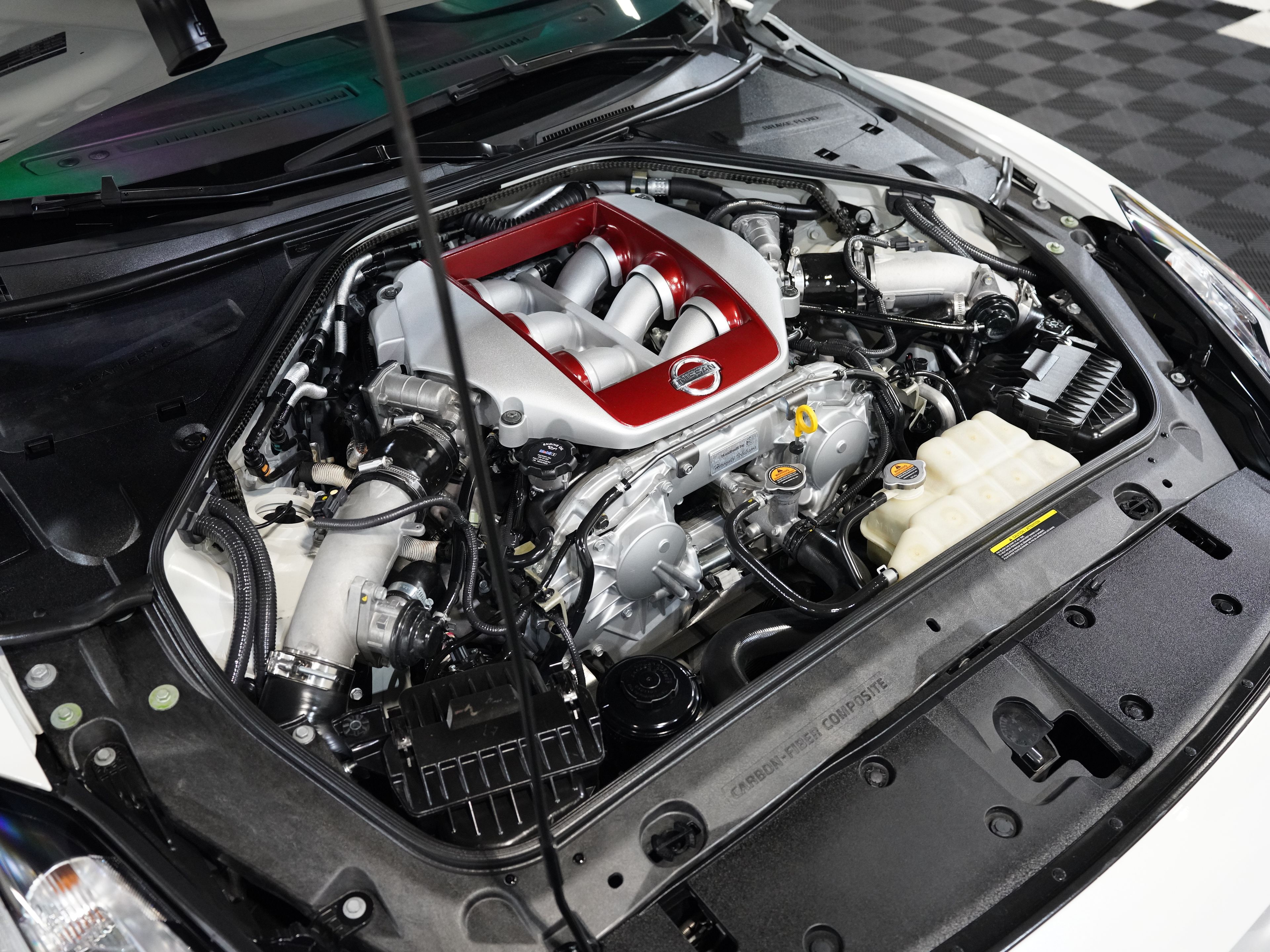 WHITE, 2017 NISSAN GT-R Image 45
