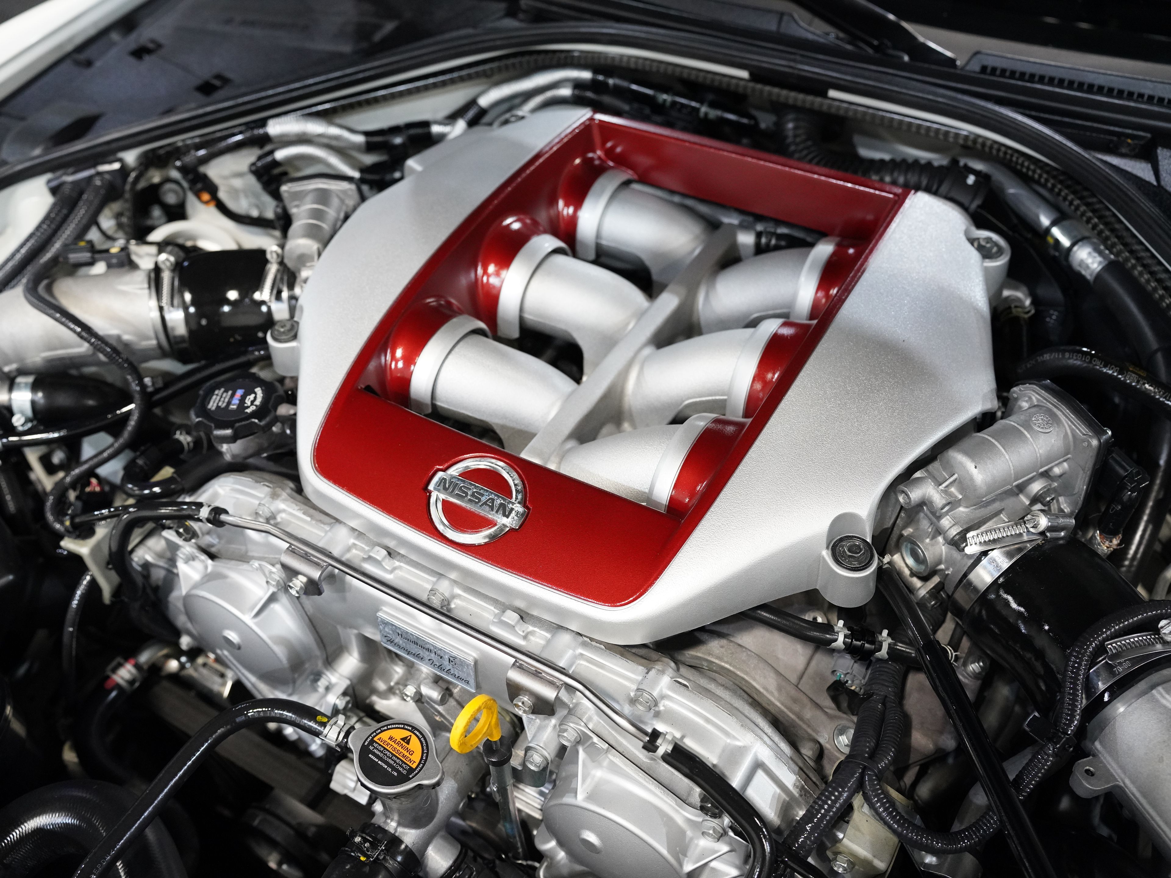 WHITE, 2017 NISSAN GT-R Image 48