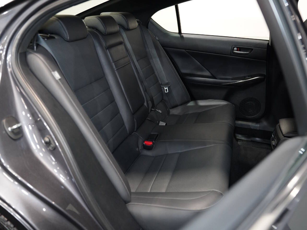 CLOUDBURST GRAY, 2021 LEXUS IS Image 38