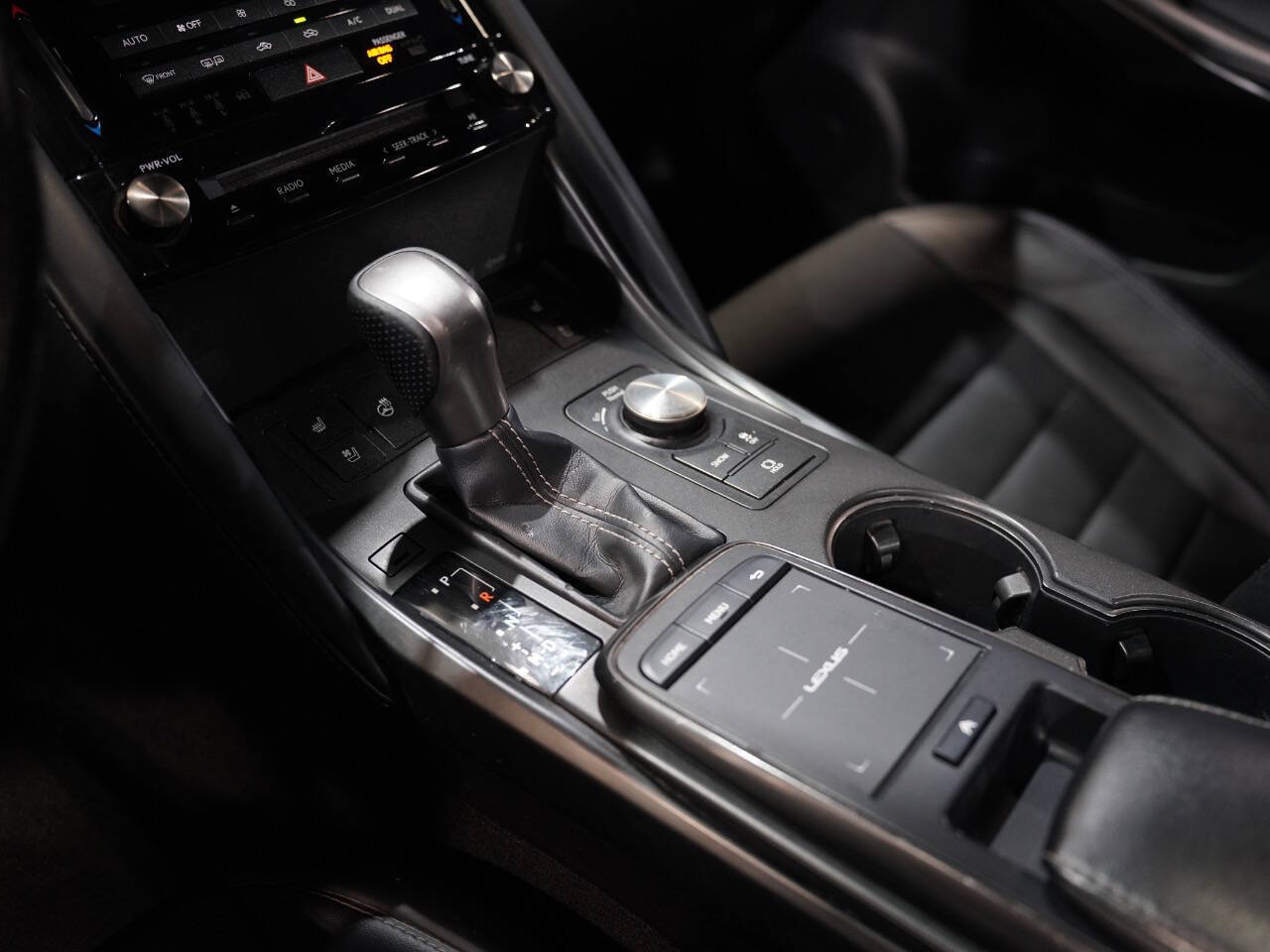 CLOUDBURST GRAY, 2021 LEXUS IS Image 46