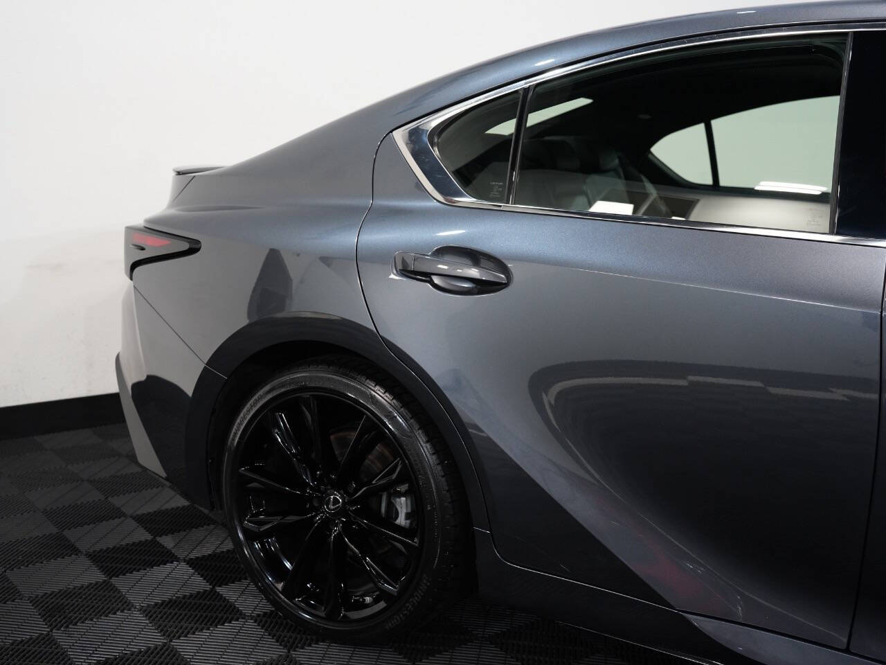 CLOUDBURST GRAY, 2021 LEXUS IS Image 15