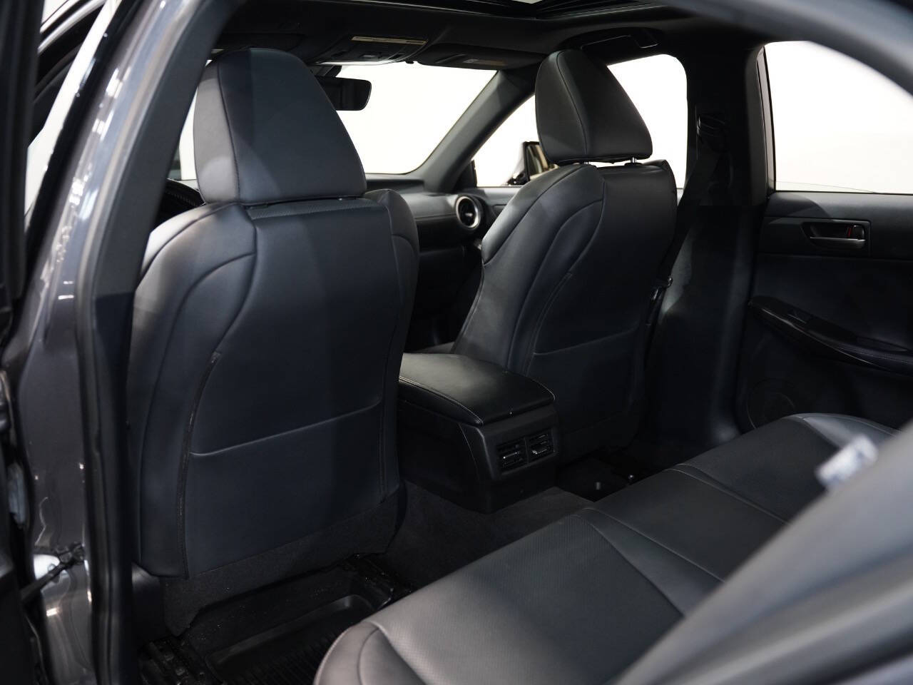 CLOUDBURST GRAY, 2021 LEXUS IS Image 37