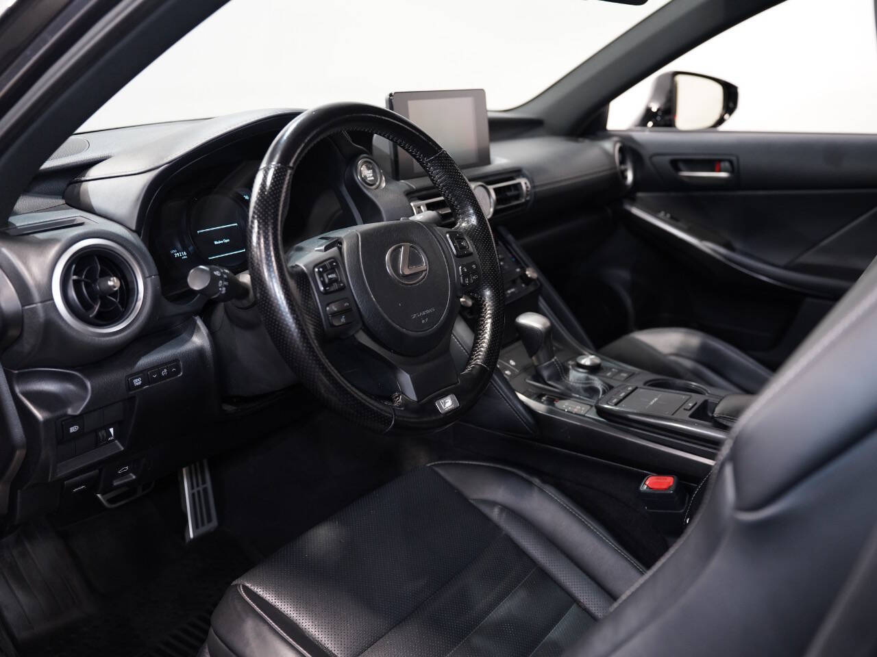 CLOUDBURST GRAY, 2021 LEXUS IS Image 32