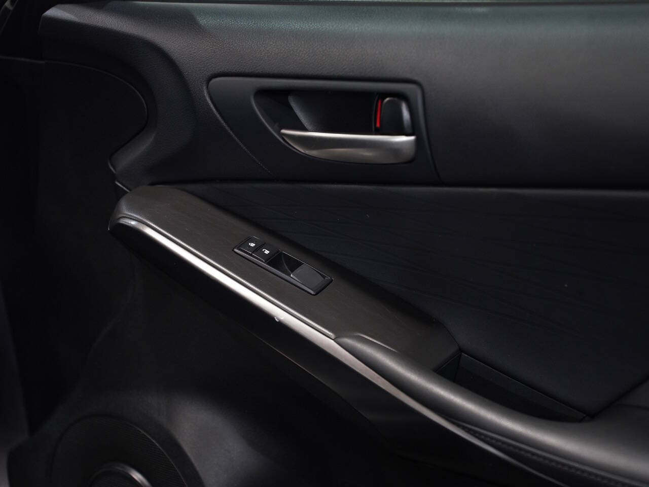 CLOUDBURST GRAY, 2021 LEXUS IS Image 25