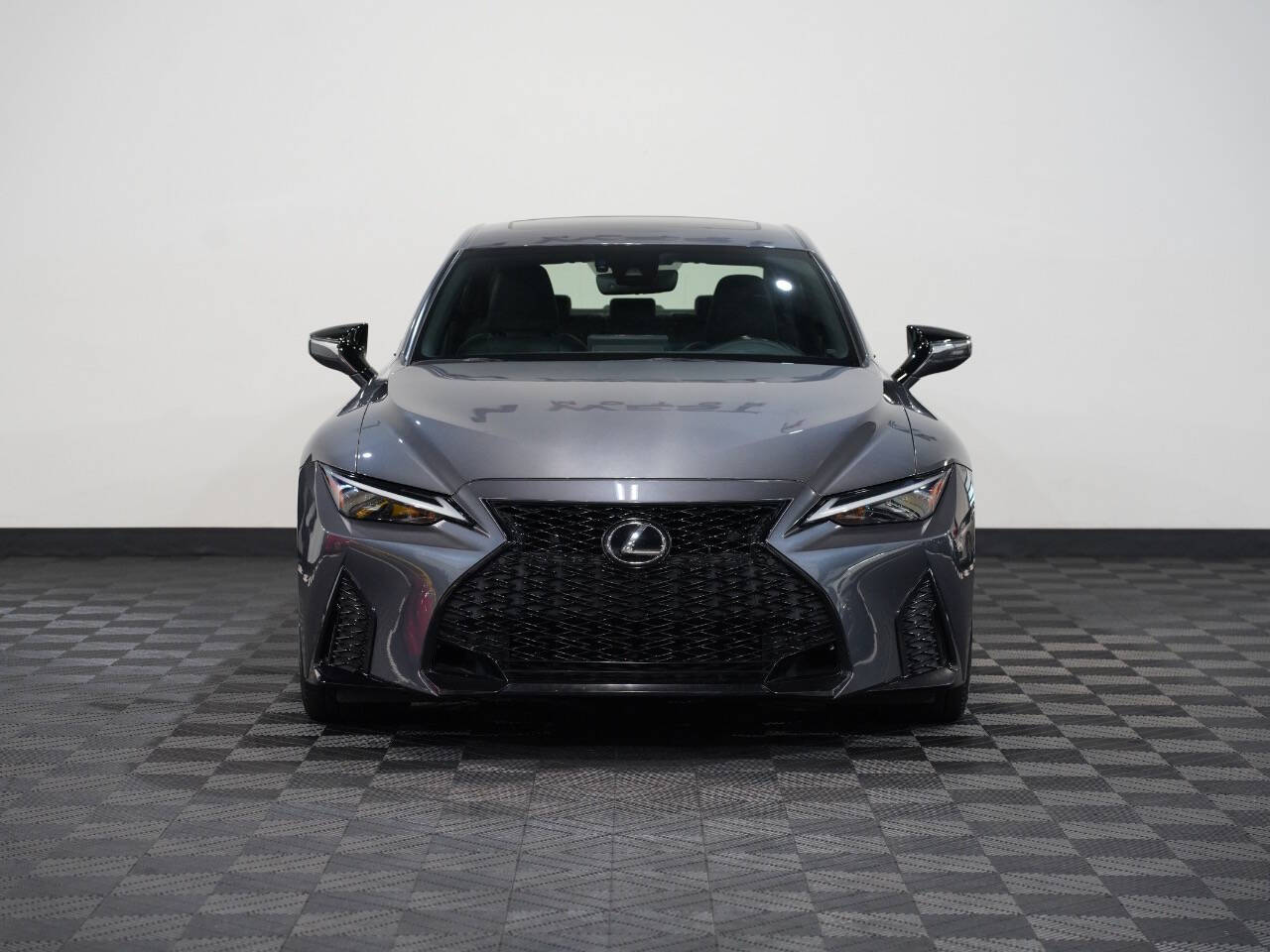 CLOUDBURST GRAY, 2021 LEXUS IS Image 4