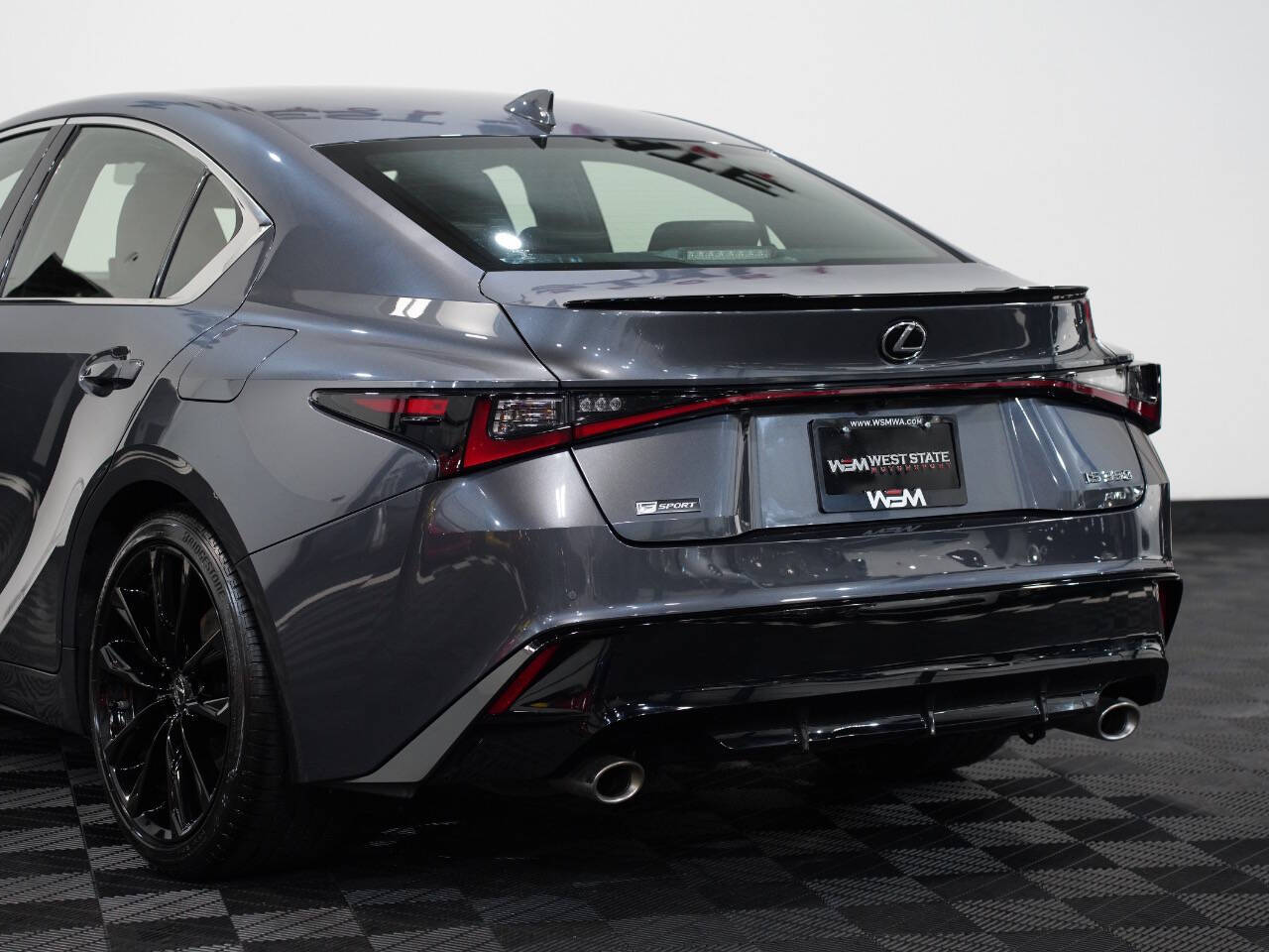 CLOUDBURST GRAY, 2021 LEXUS IS Image 17
