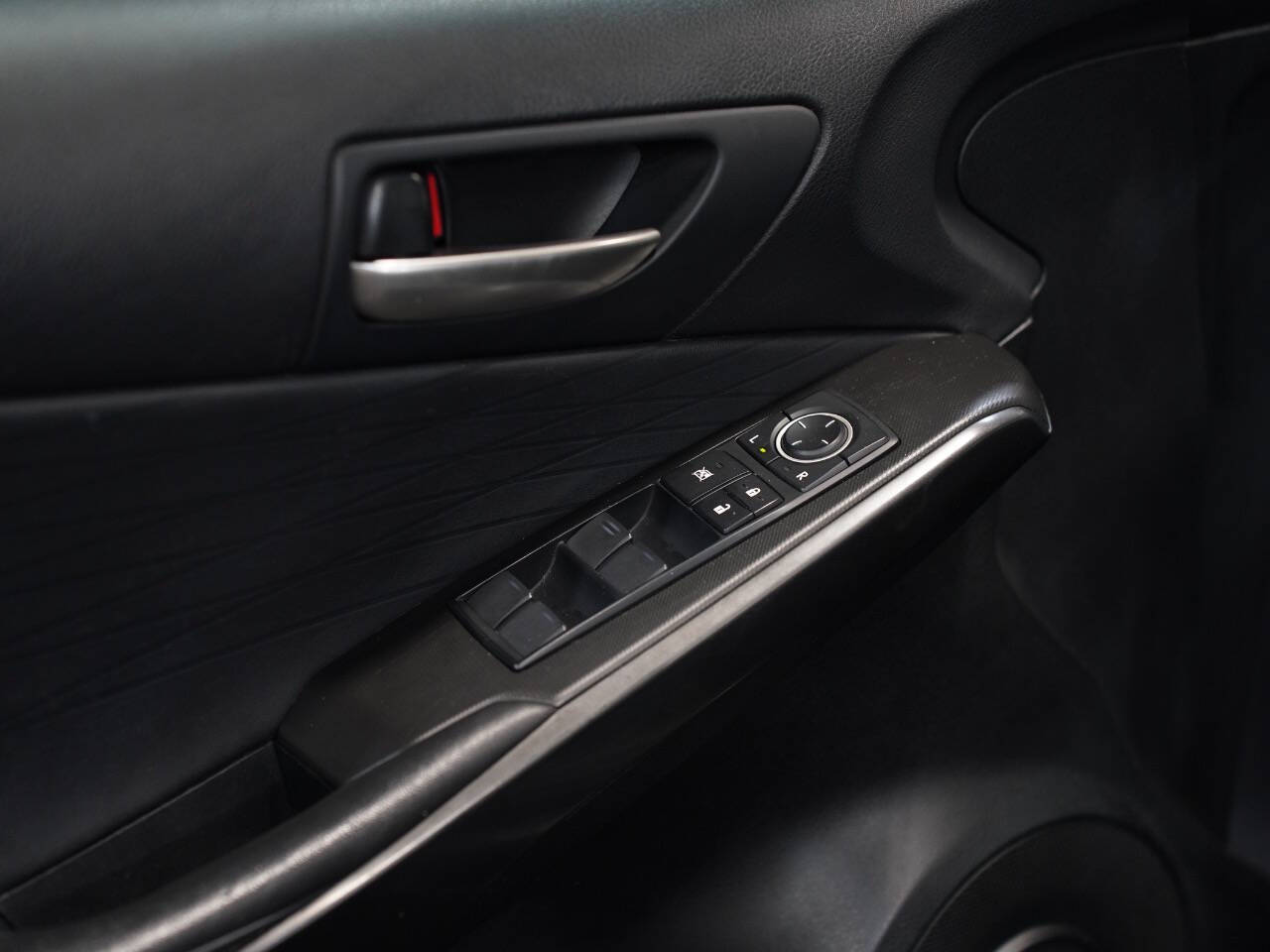 CLOUDBURST GRAY, 2021 LEXUS IS Image 23