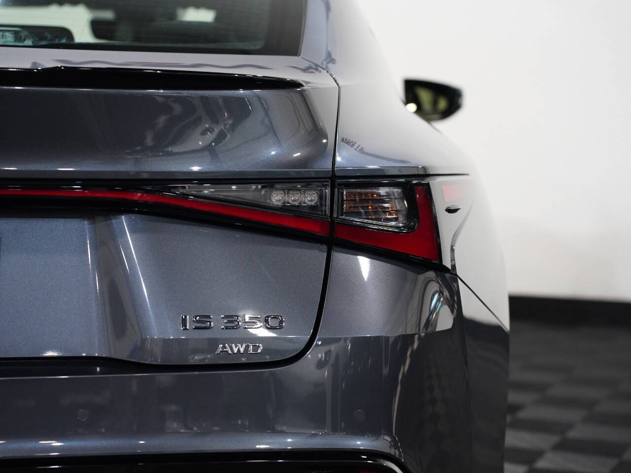 CLOUDBURST GRAY, 2021 LEXUS IS Image 18