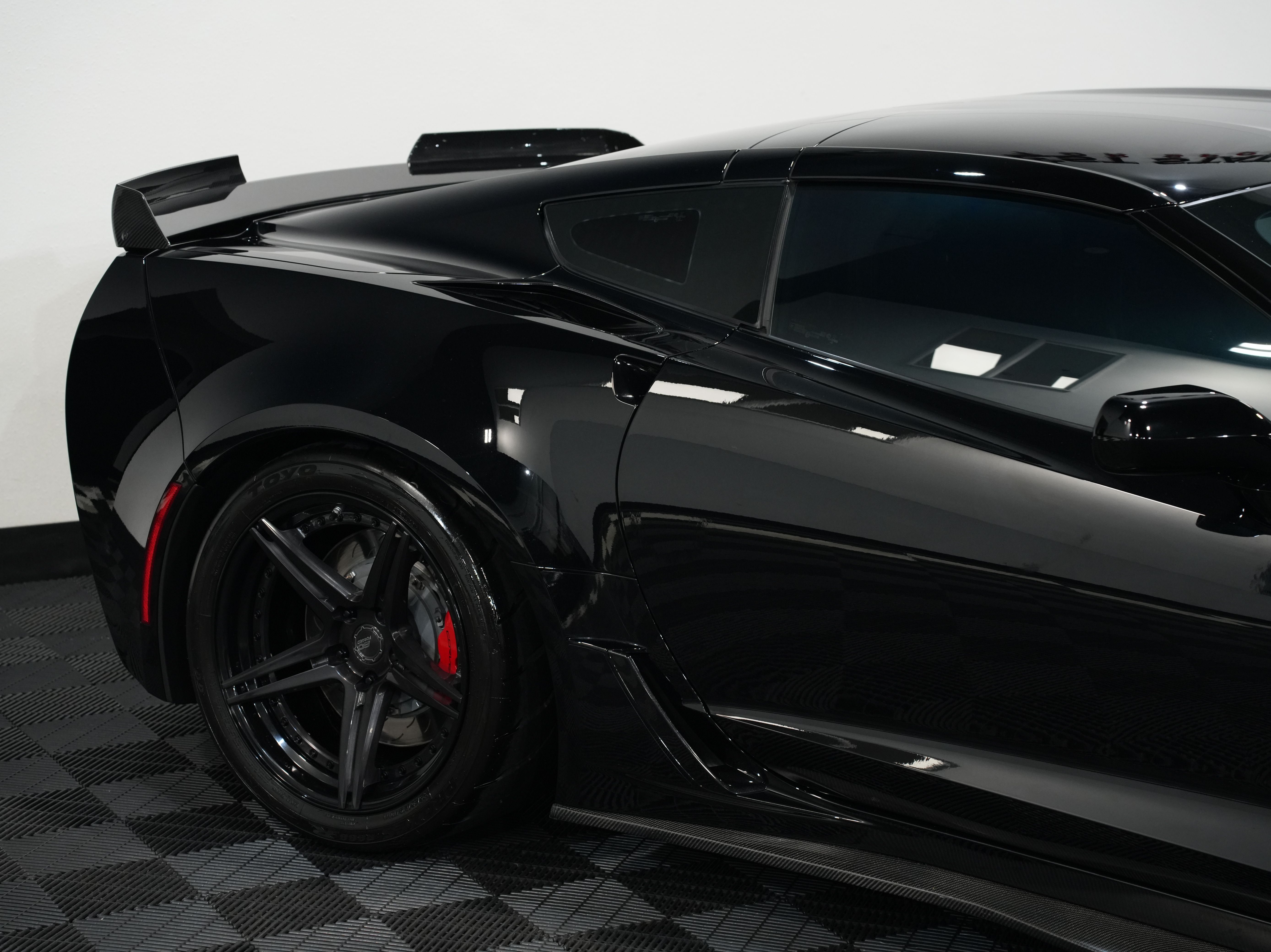 BLACK, 2019 CHEVROLET CORVETTE Image 16