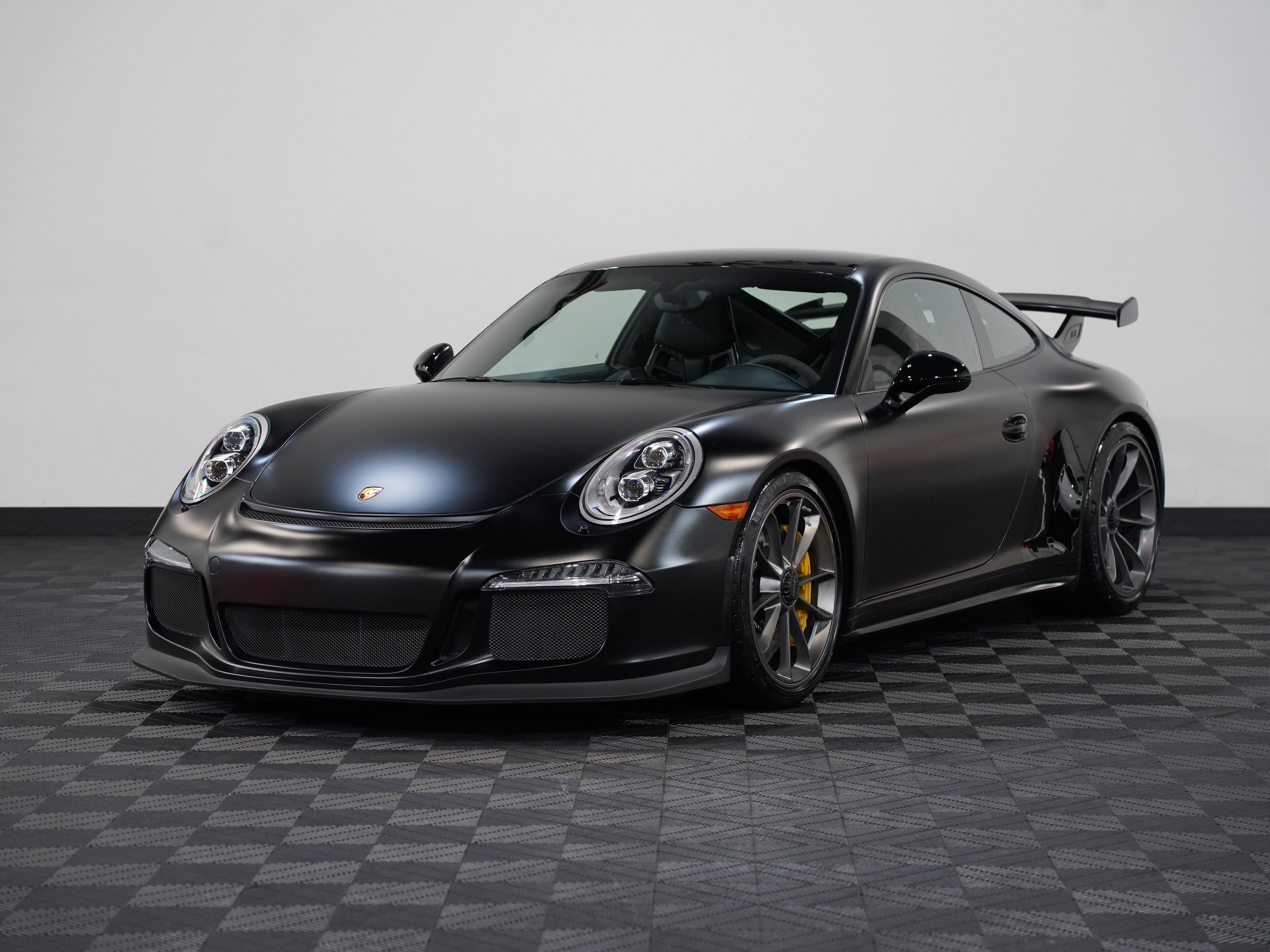 BLACK, 2015 PORSCHE 911 Image 3