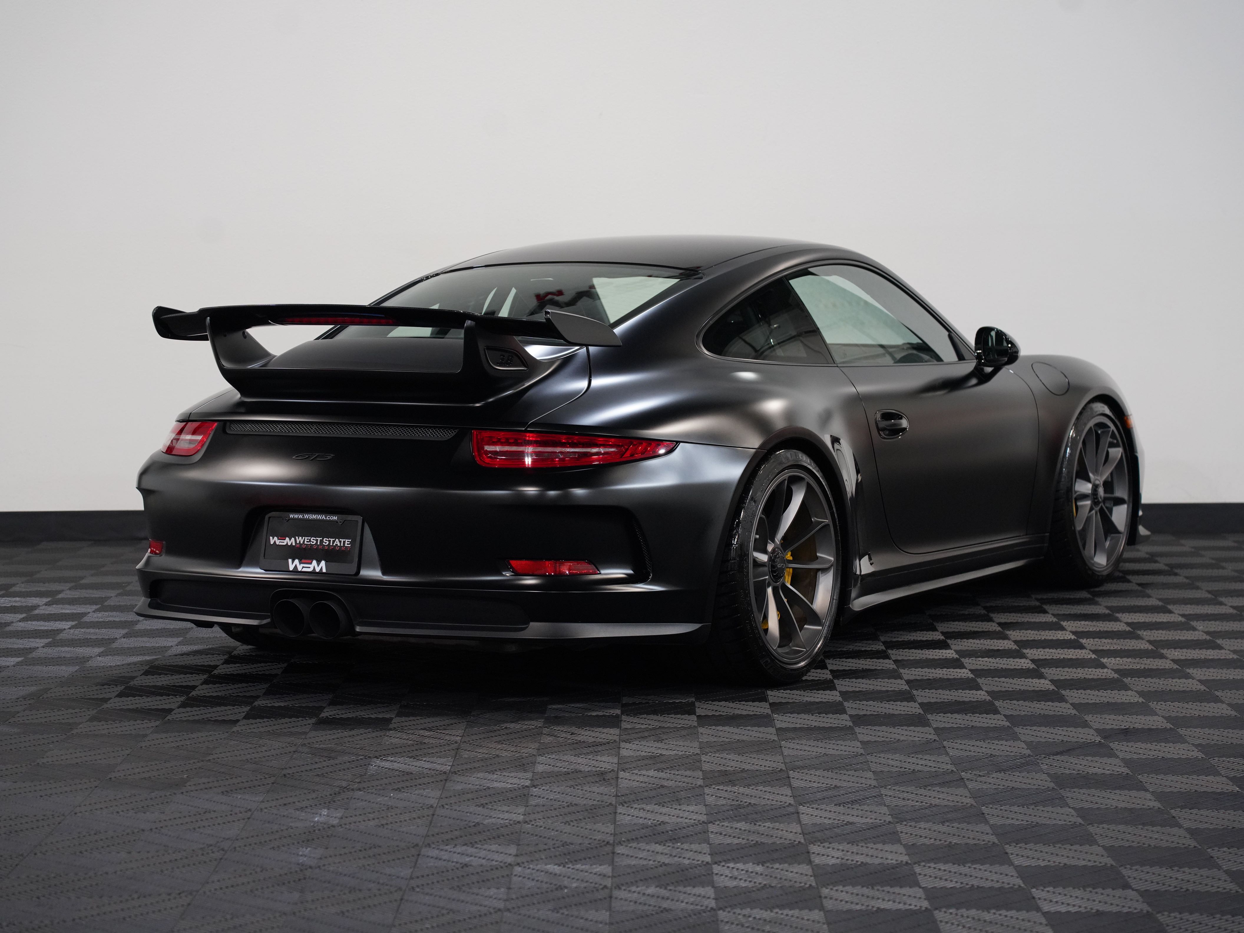 BLACK, 2015 PORSCHE 911 Image 6