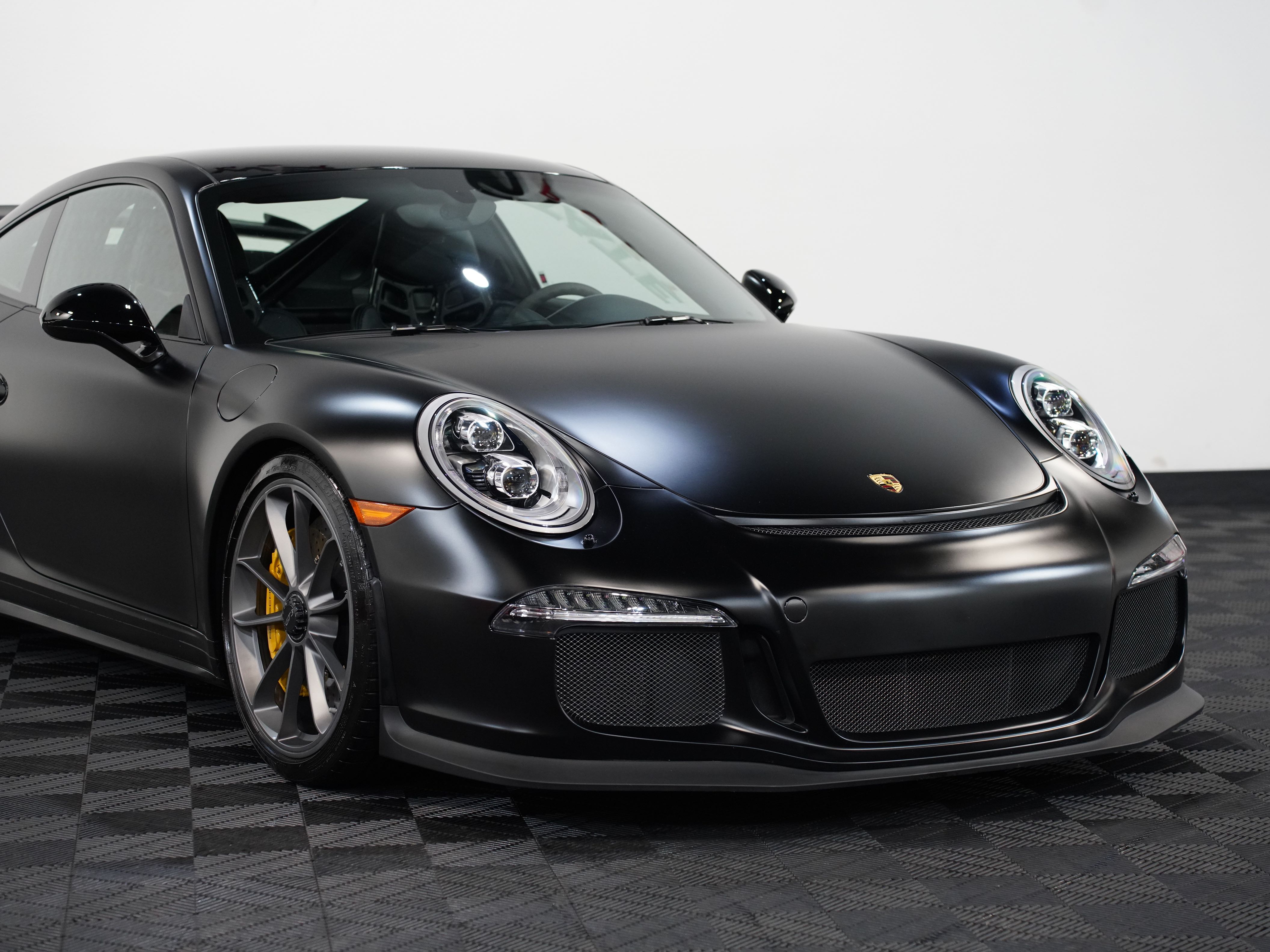 BLACK, 2015 PORSCHE 911 Image 9