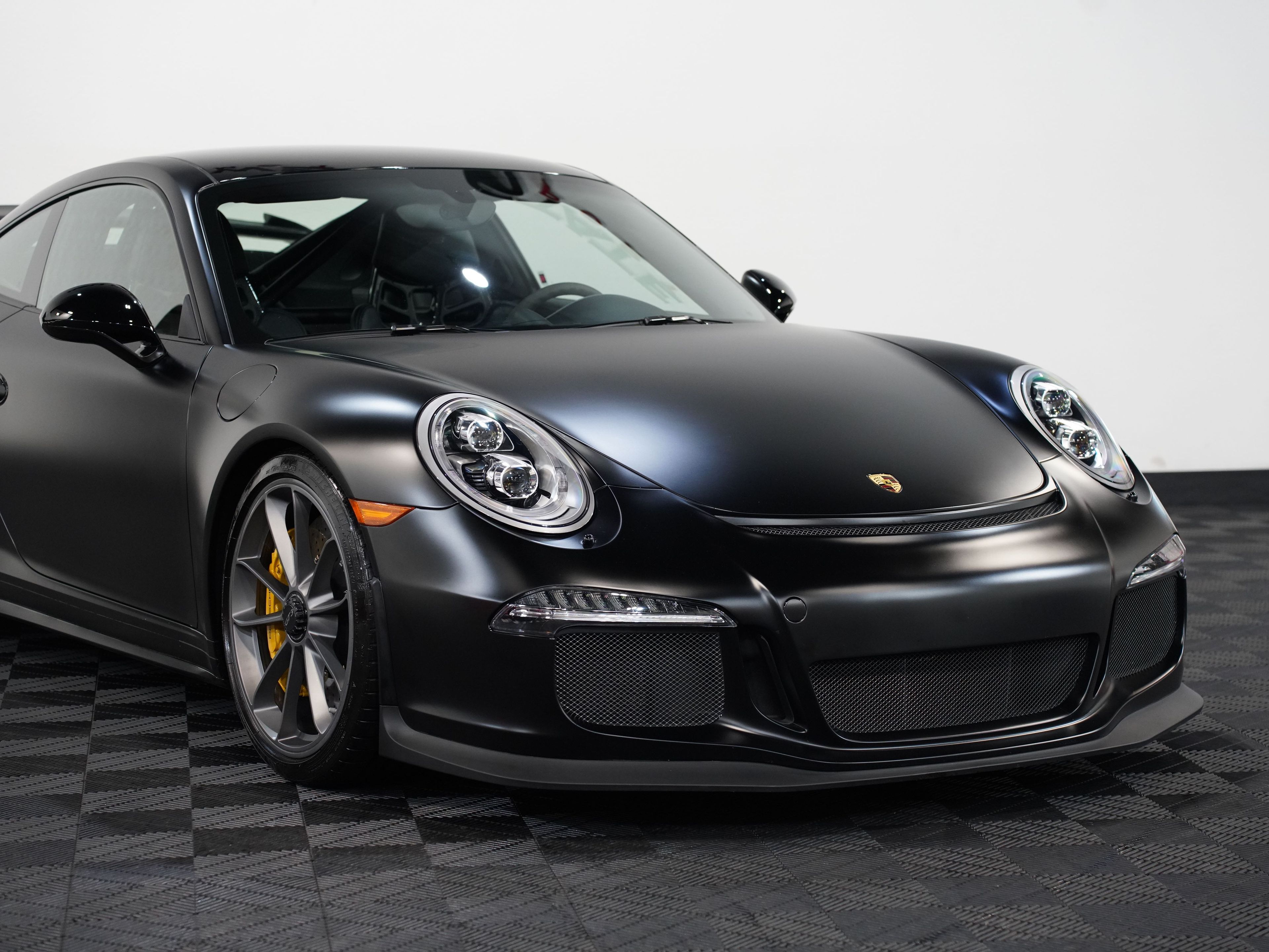 BLACK, 2015 PORSCHE 911 Image 9