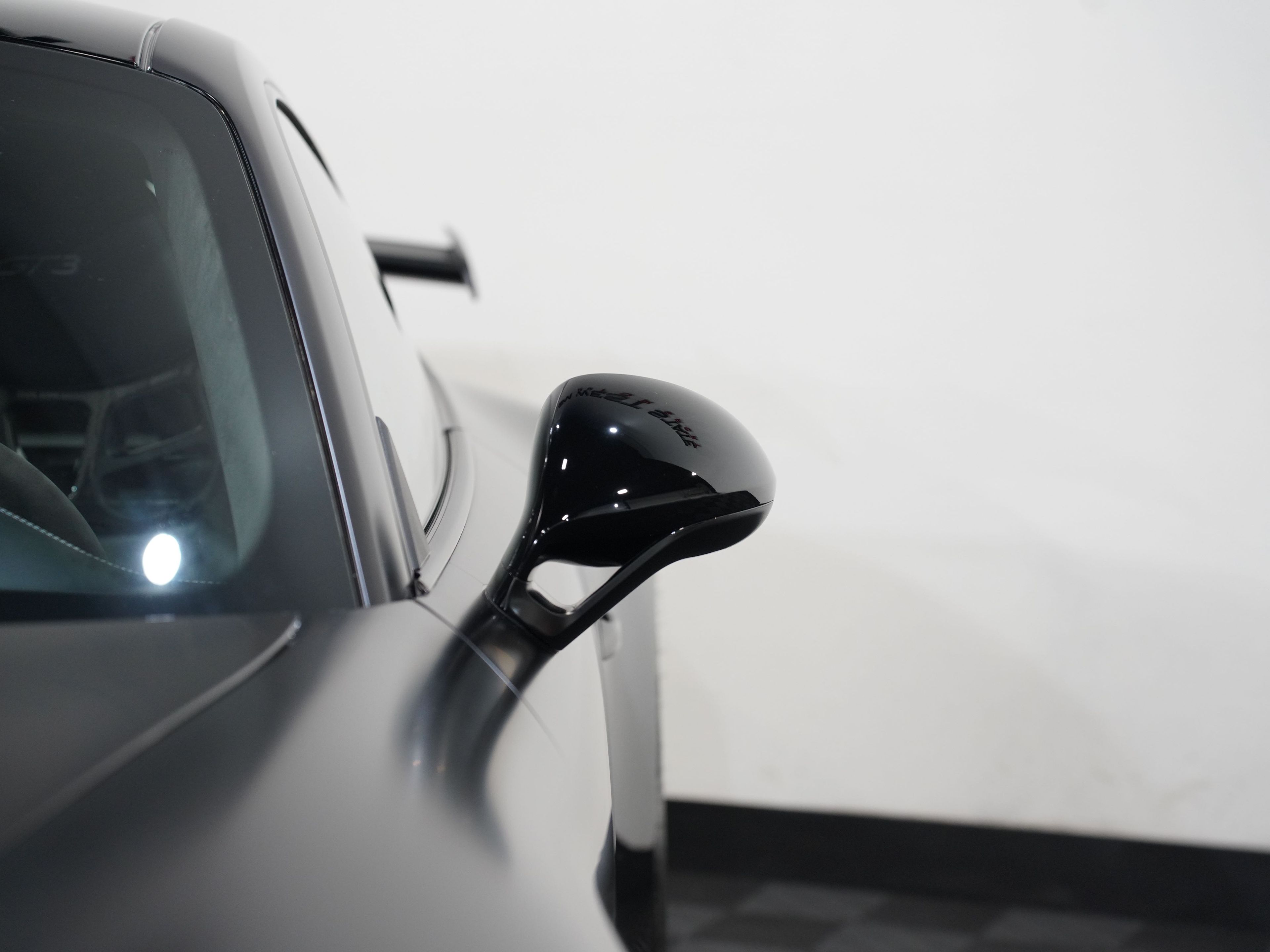 BLACK, 2015 PORSCHE 911 Image 11