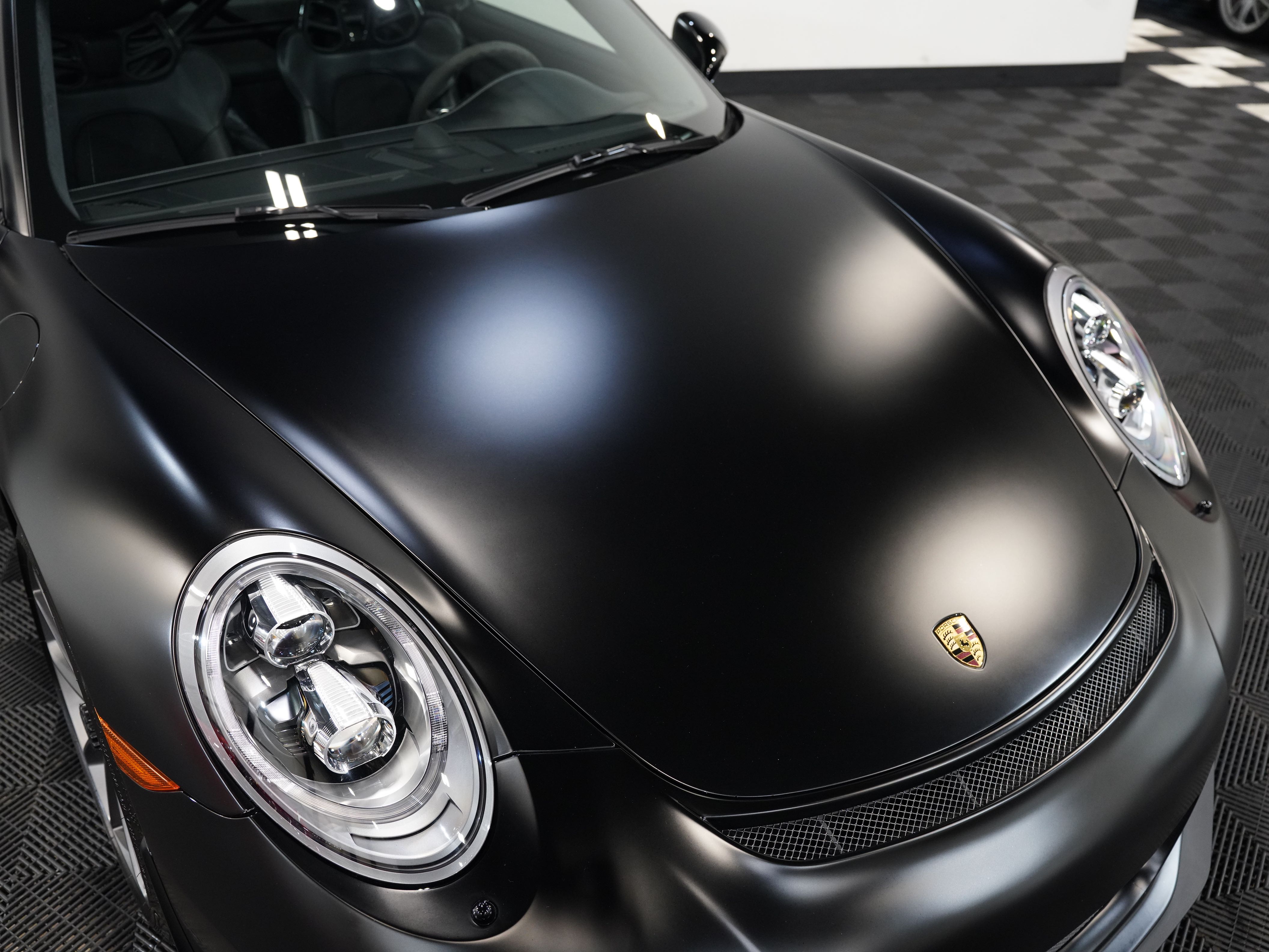 BLACK, 2015 PORSCHE 911 Image 12