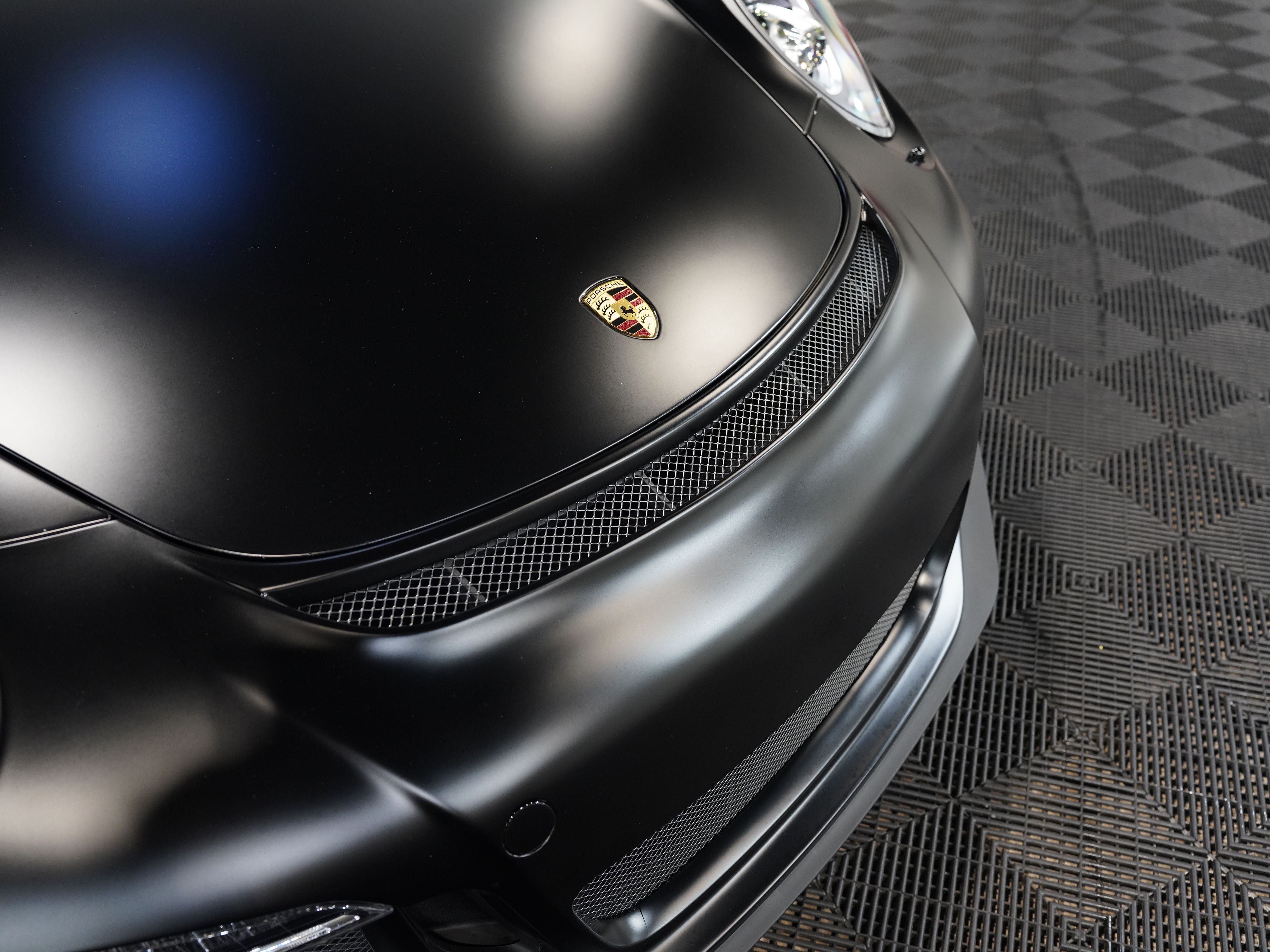BLACK, 2015 PORSCHE 911 Image 13