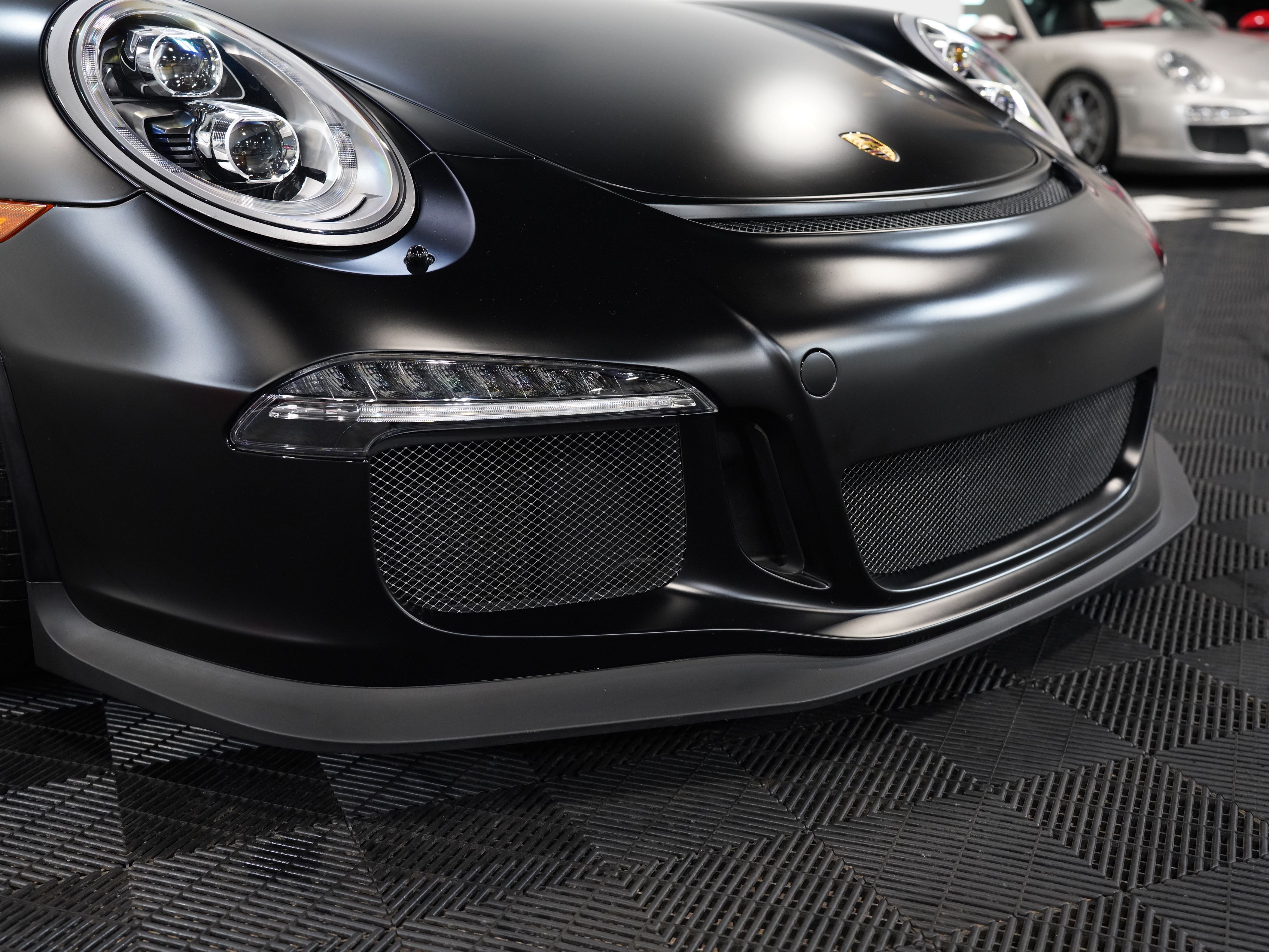 BLACK, 2015 PORSCHE 911 Image 14