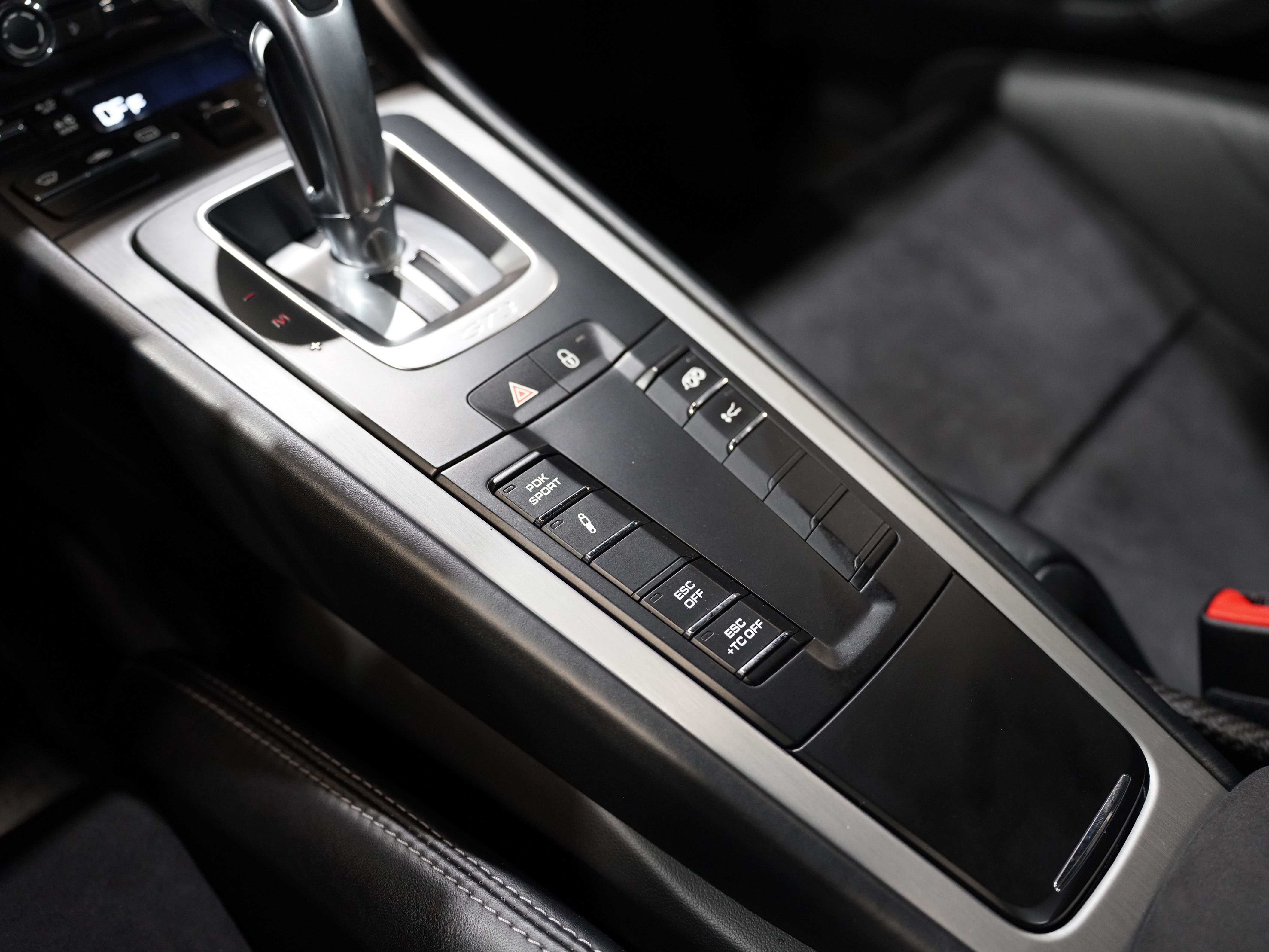 BLACK, 2015 PORSCHE 911 Image 45