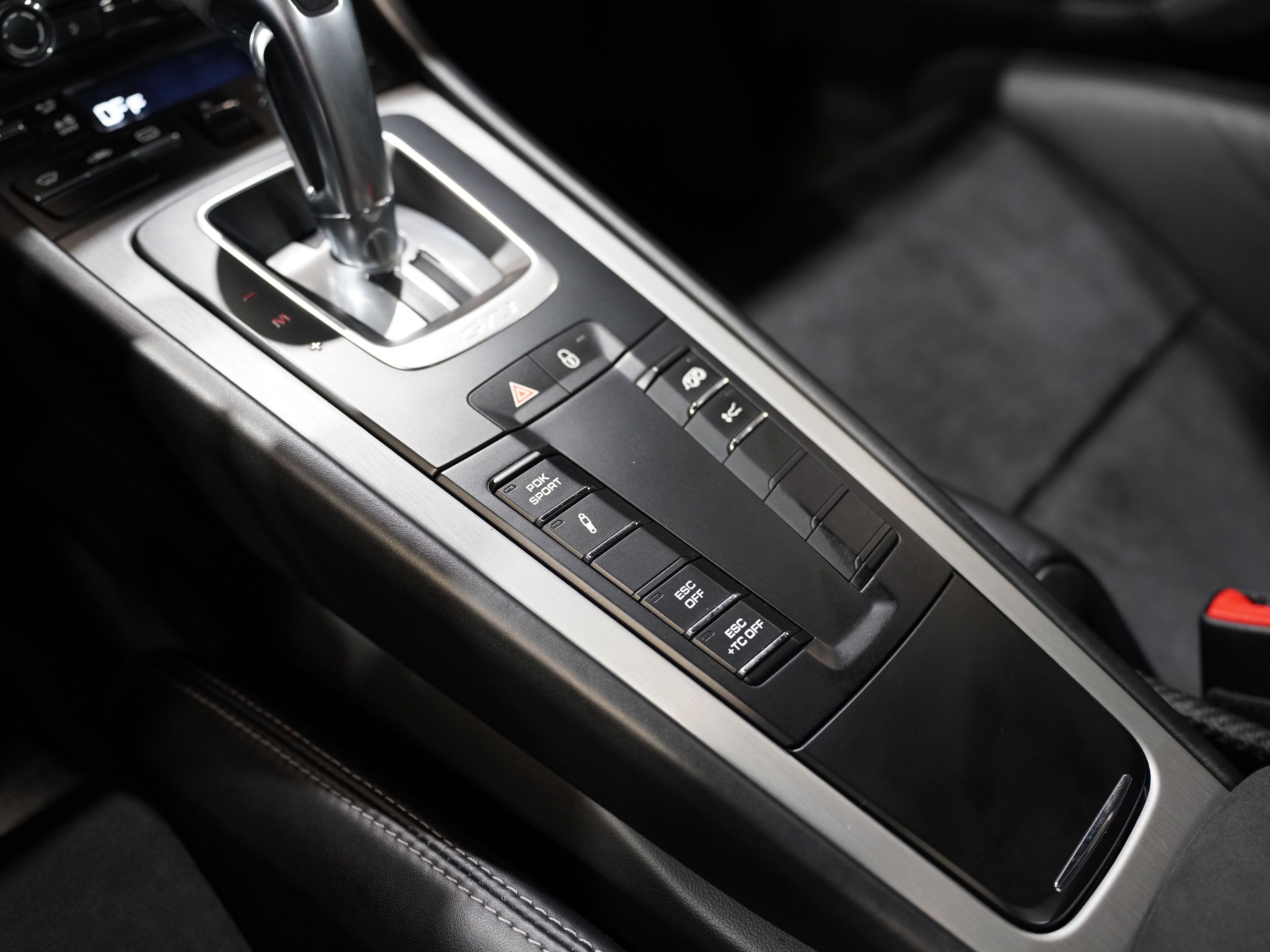 BLACK, 2015 PORSCHE 911 Image 45